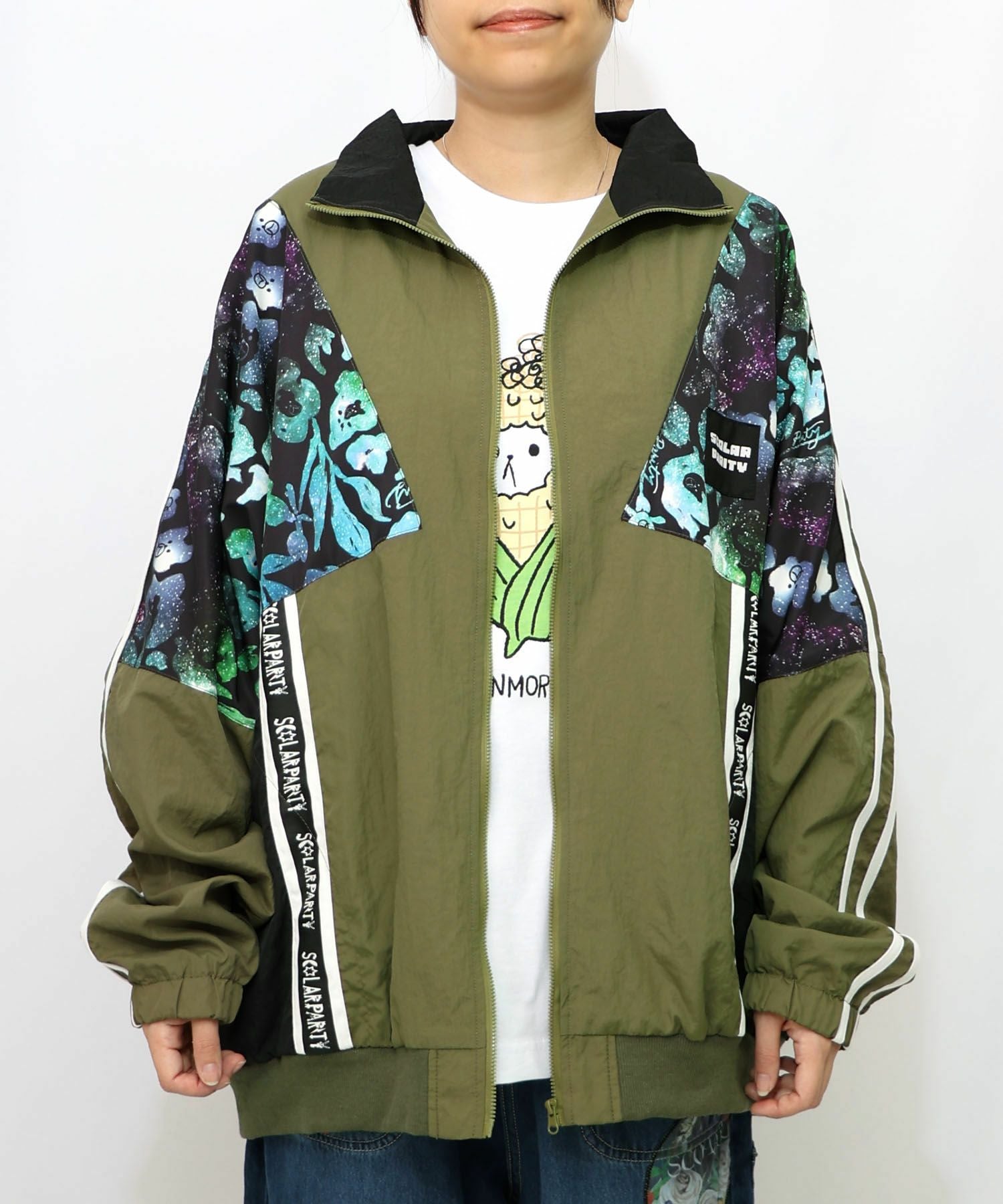 353107：クマ宇宙柄スポーティーブルゾンの通販-ScoLar