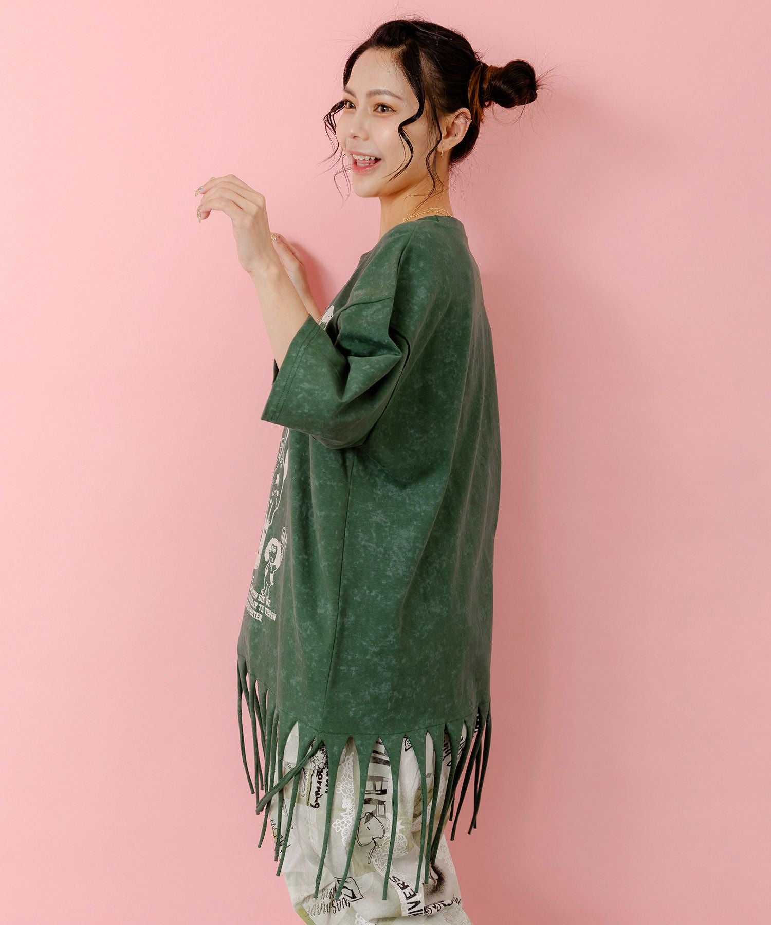 153632：26周年ケーキとネコちゃん柄 フリンジプルオーバーの通販-ScoLar