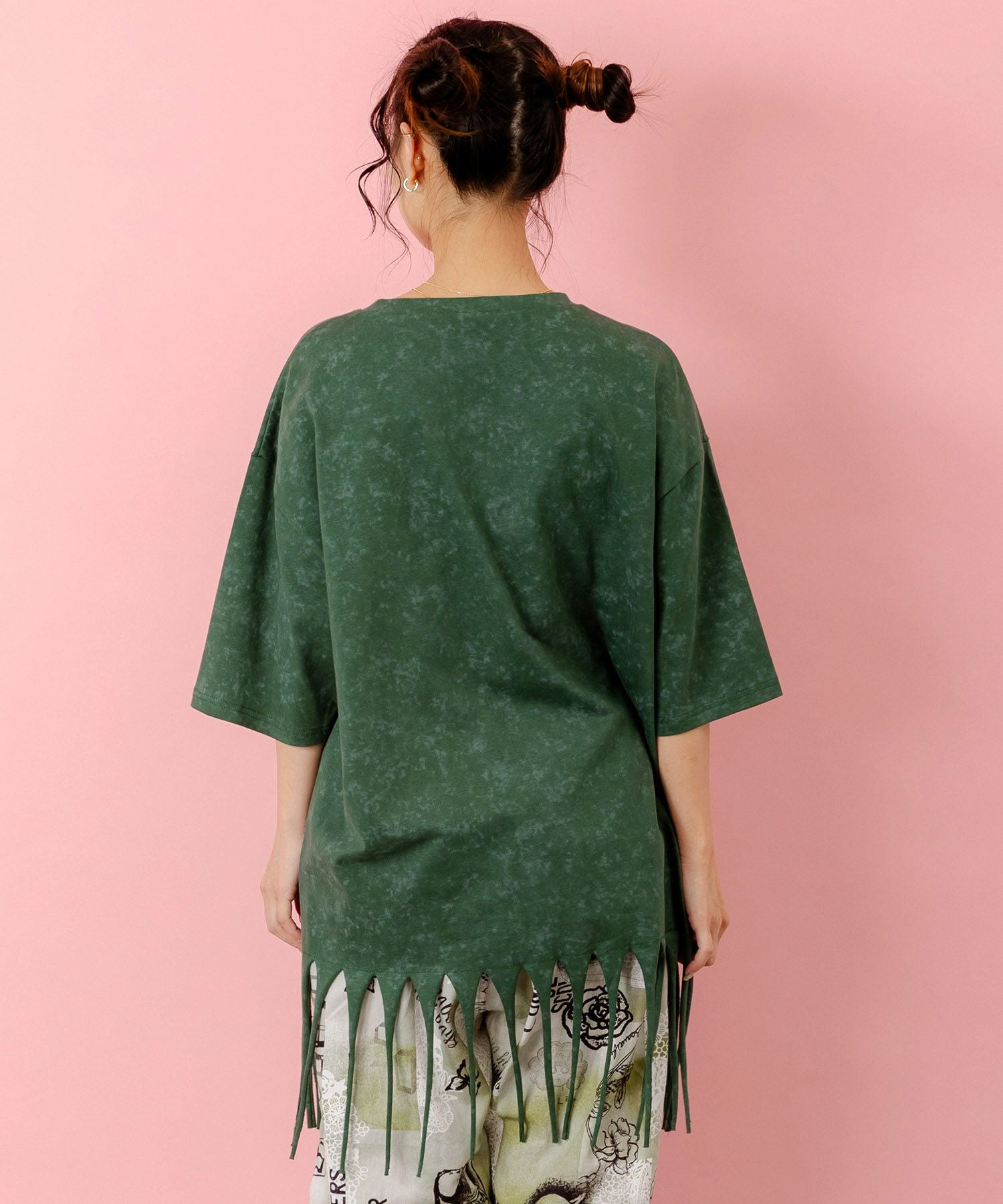 153632：26周年ケーキとネコちゃん柄 フリンジプルオーバーの通販-ScoLar