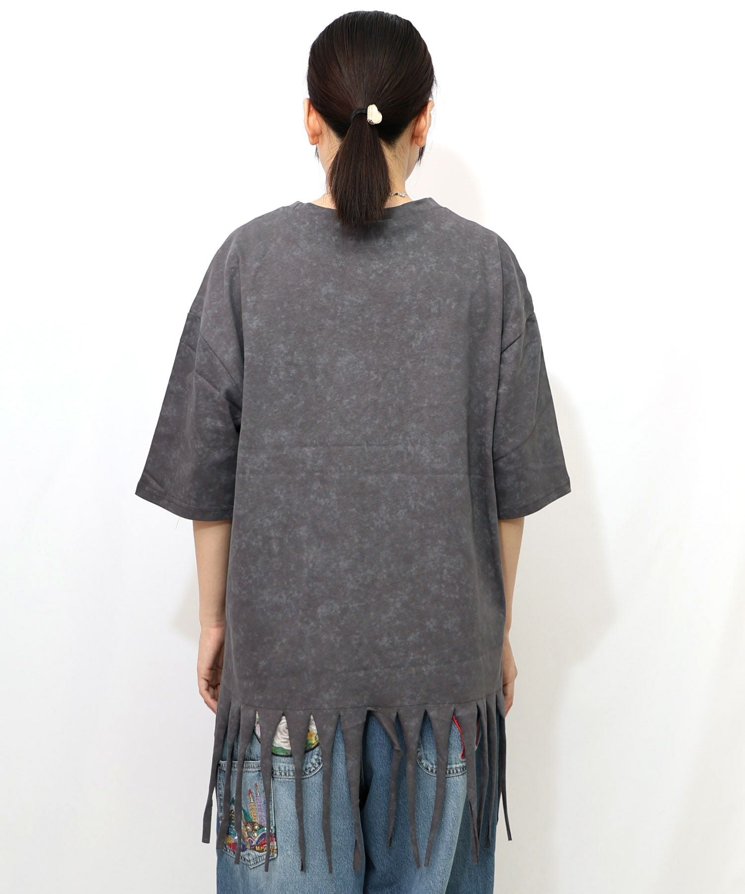 153632：26周年ケーキとネコちゃん柄 フリンジプルオーバーの通販-ScoLar