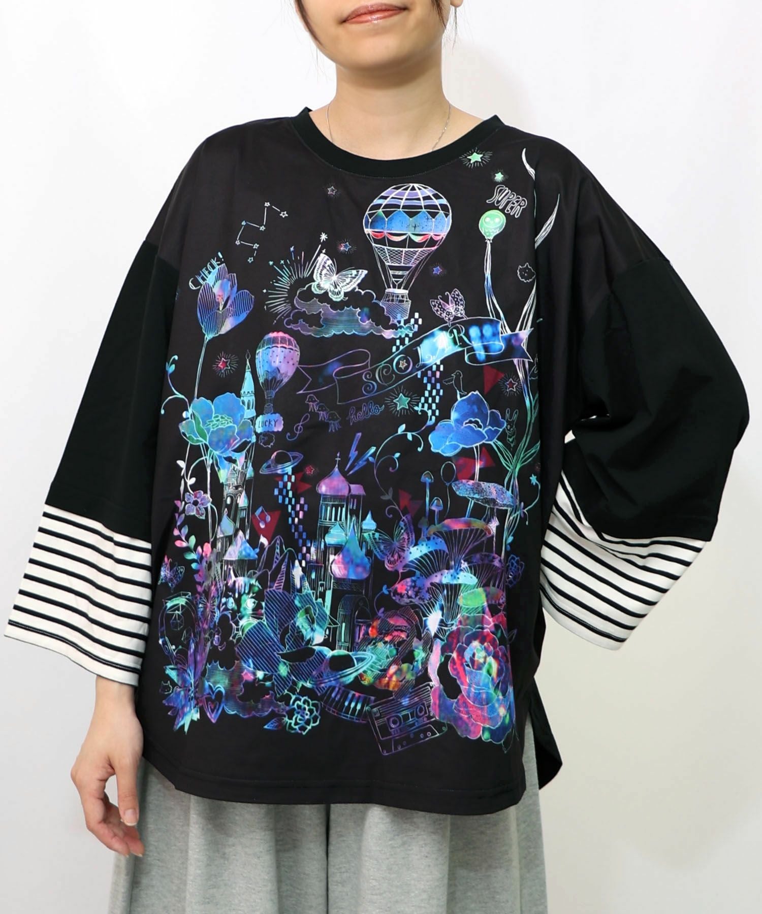 153628：メルヘンな街柄レイヤード風プルオーバーの通販-ScoLar