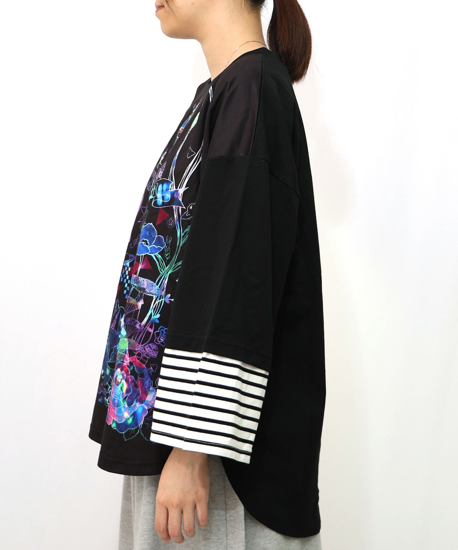 153628：メルヘンな街柄レイヤード風プルオーバーの通販-ScoLar