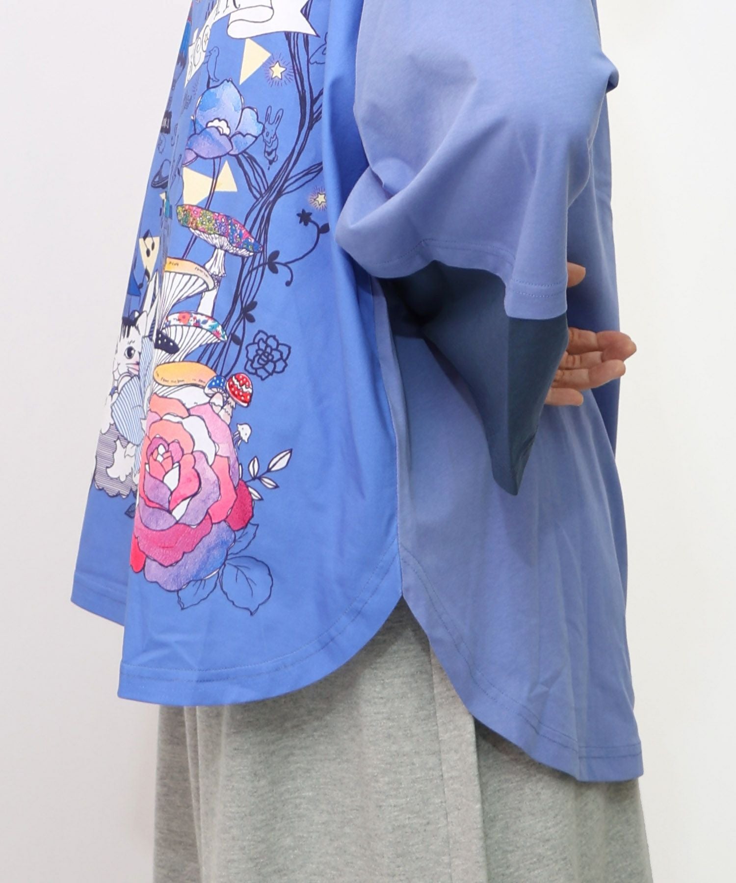 153628：メルヘンな街柄レイヤード風プルオーバーの通販-ScoLar