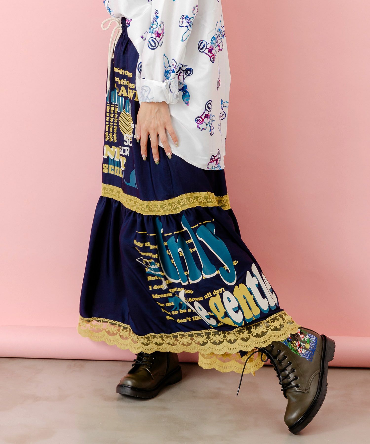 153608：スカラーグラフィック柄 レース×サテンスカートの通販-ScoLar