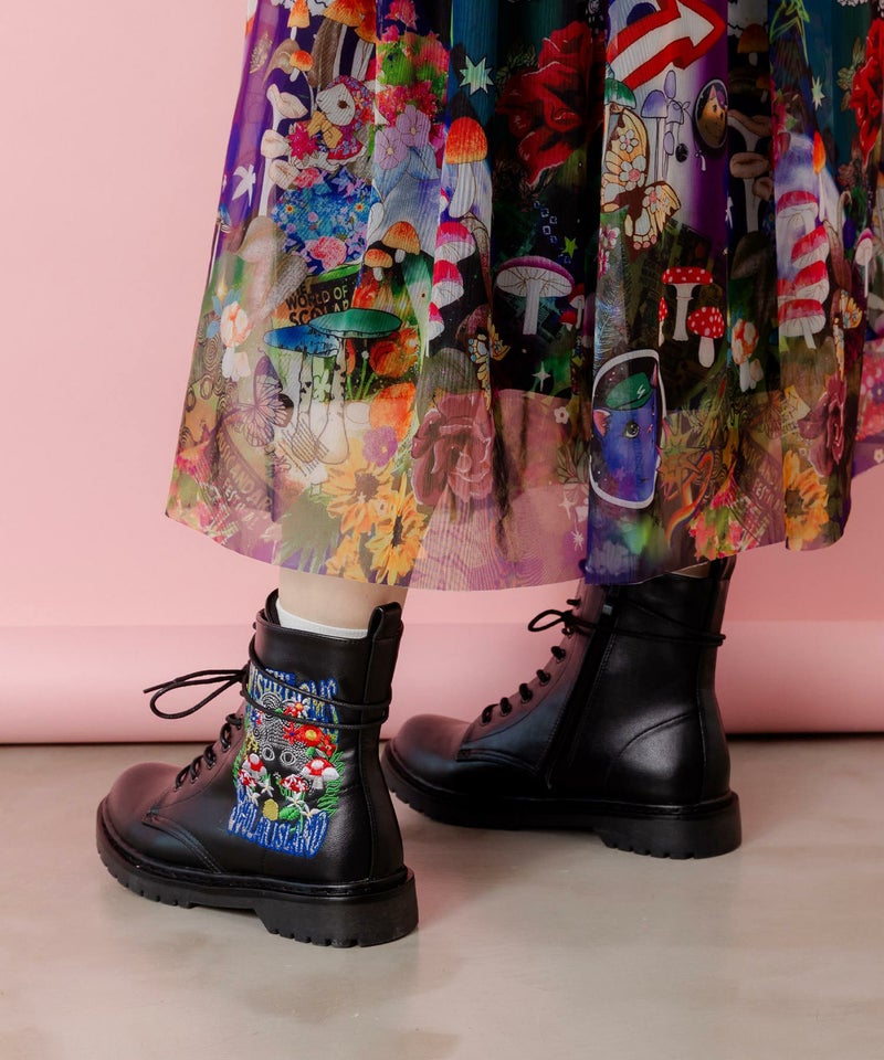 スカラーちゃんとキノコ刺繍ブーツ-3