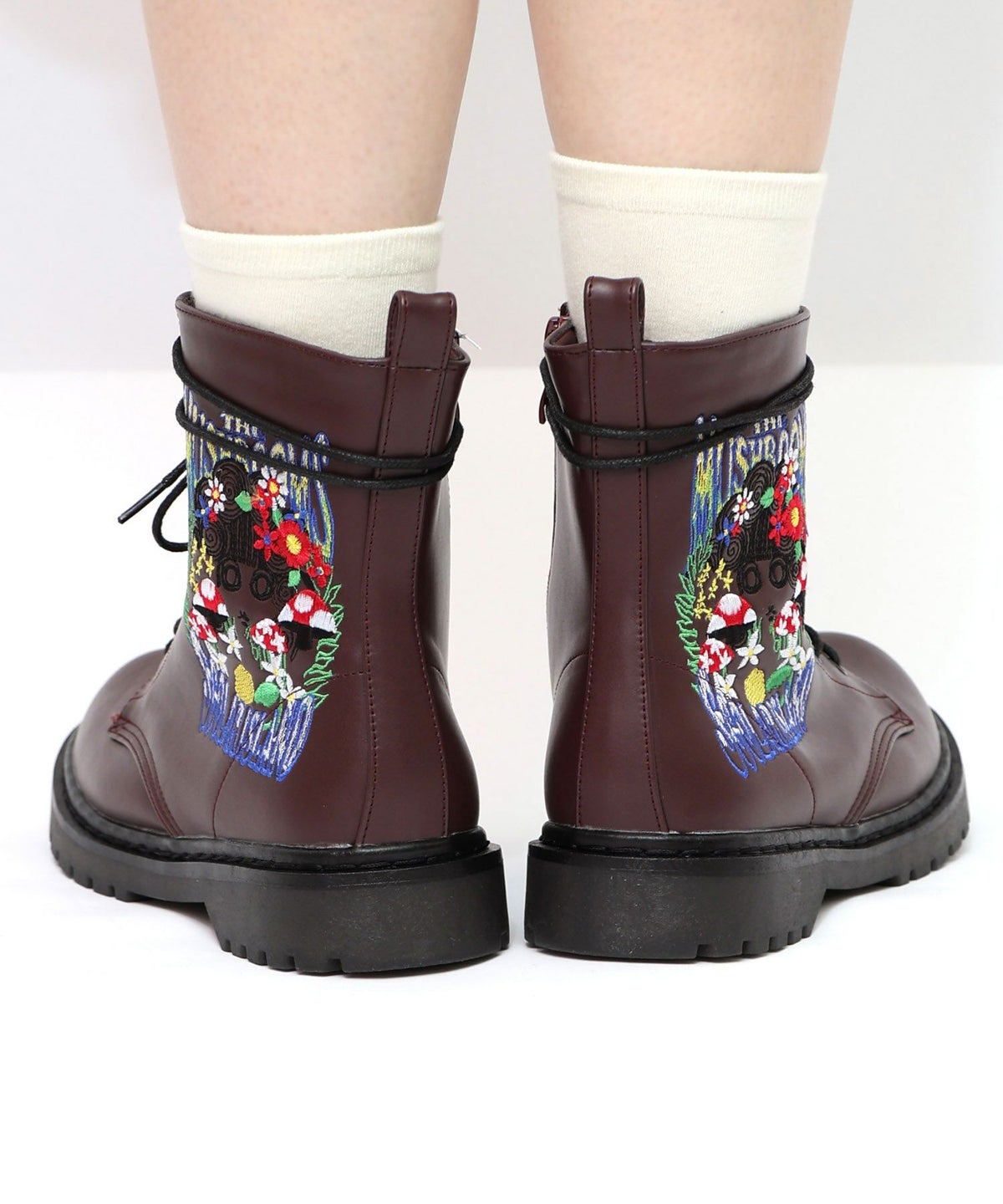 スカラーちゃんとキノコ刺繍ブーツ-15
