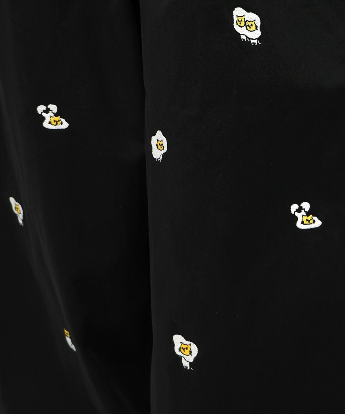 パリティーのネコ目玉焼き刺繍パンツ-10