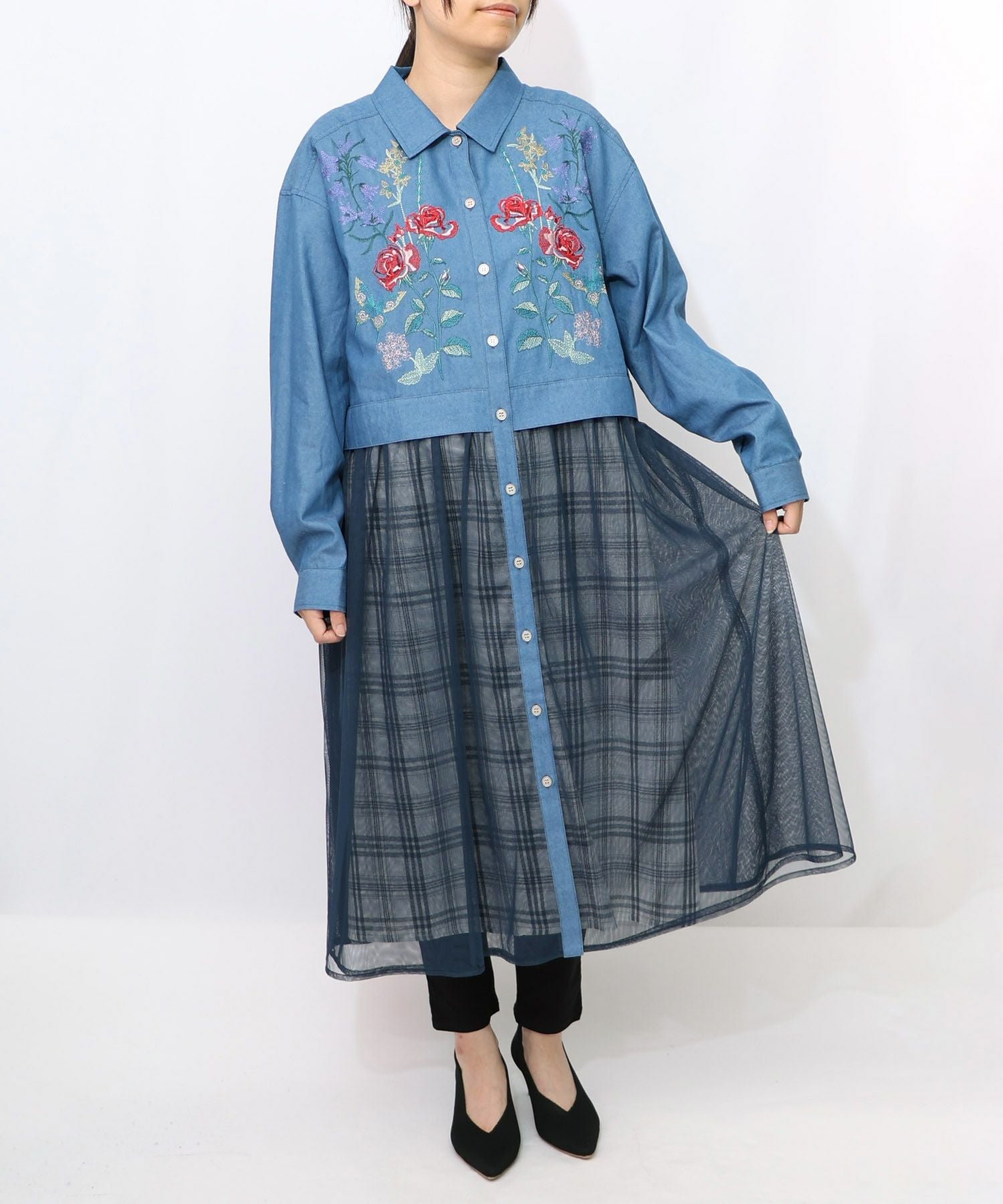 553211：花蝶刺繍チュール重ね チェック柄デニムワンピースの通販-ScoLar