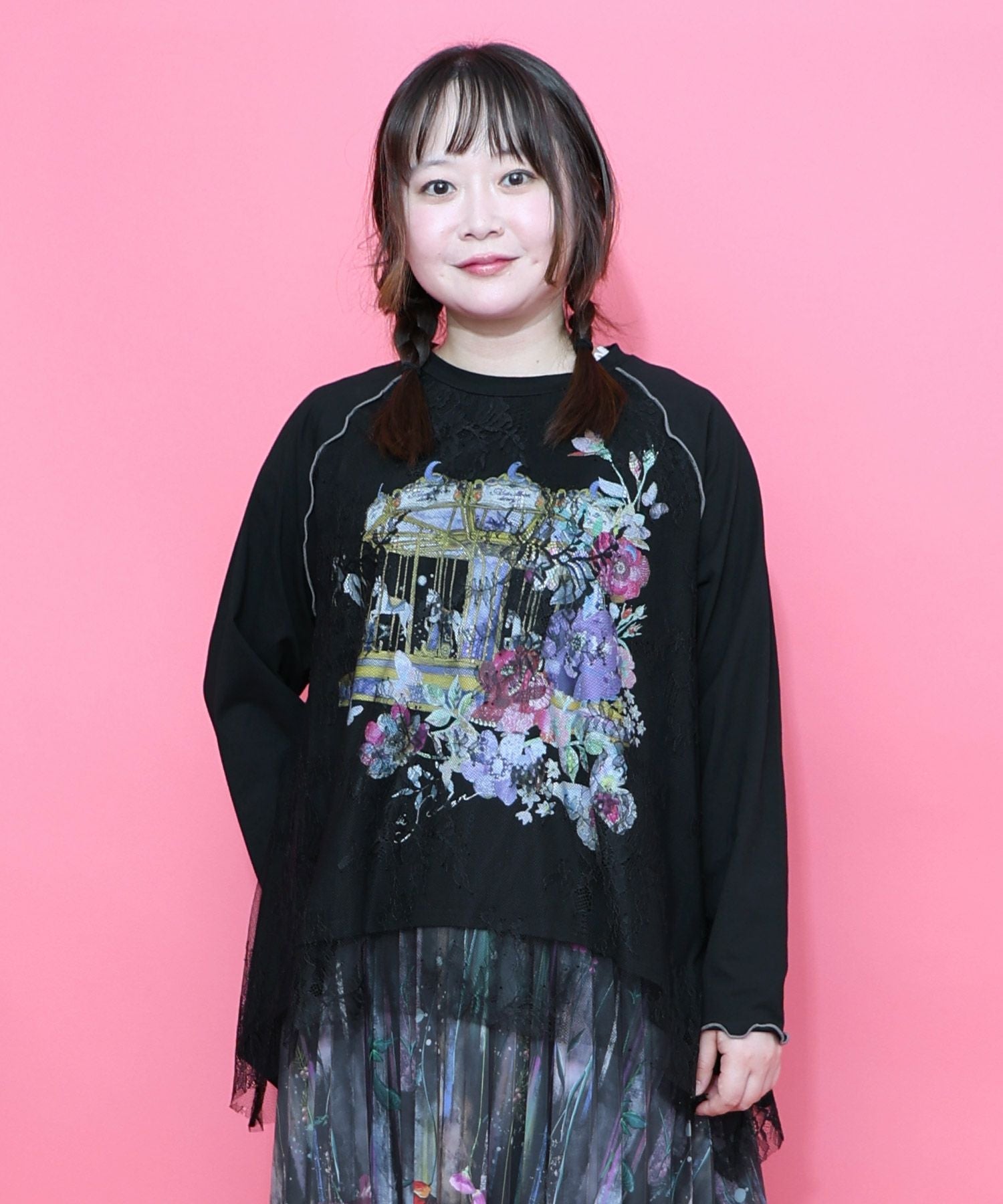 553206：花とメリーゴーランド柄レース重ねロンTの通販-ScoLar