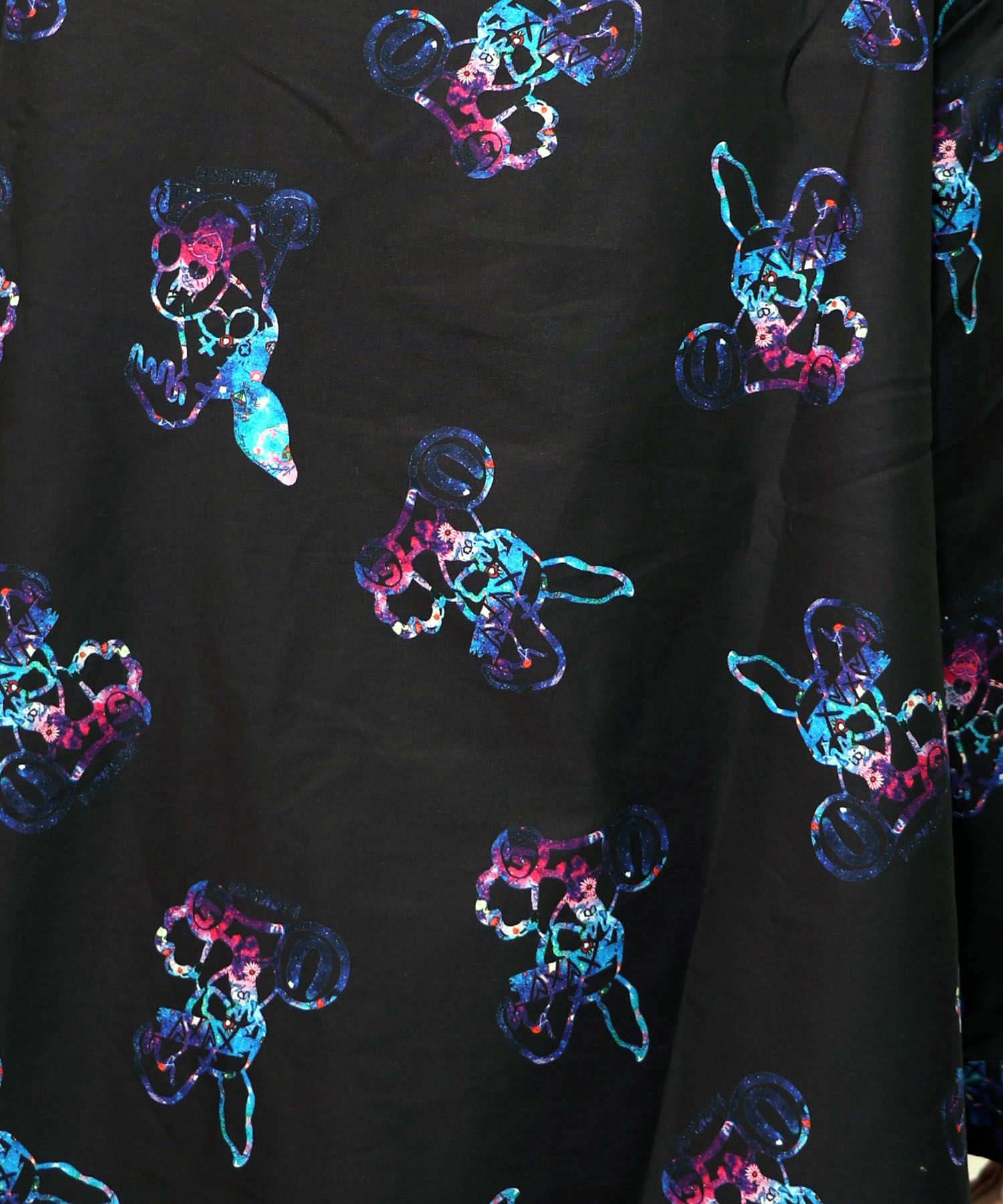 153634：パチうさ×ラビル柄 ネクタイ付きシャツの通販-ScoLar