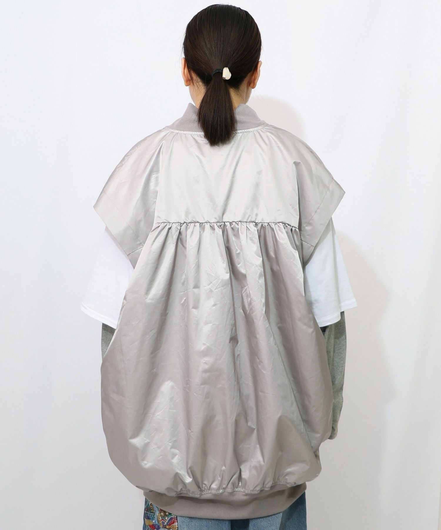 153606：メルヘン柄ラメプリントベストの通販-ScoLar