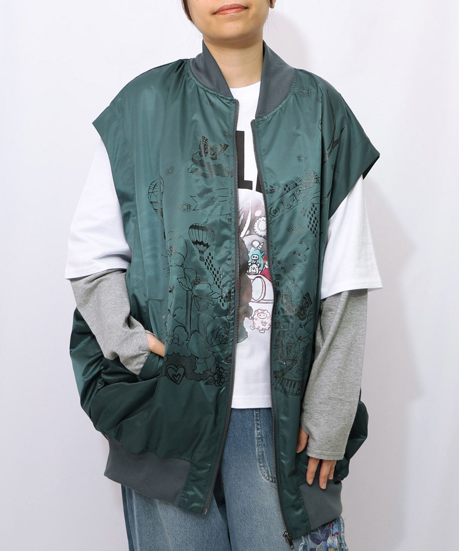 153606：メルヘン柄ラメプリントベストの通販-ScoLar