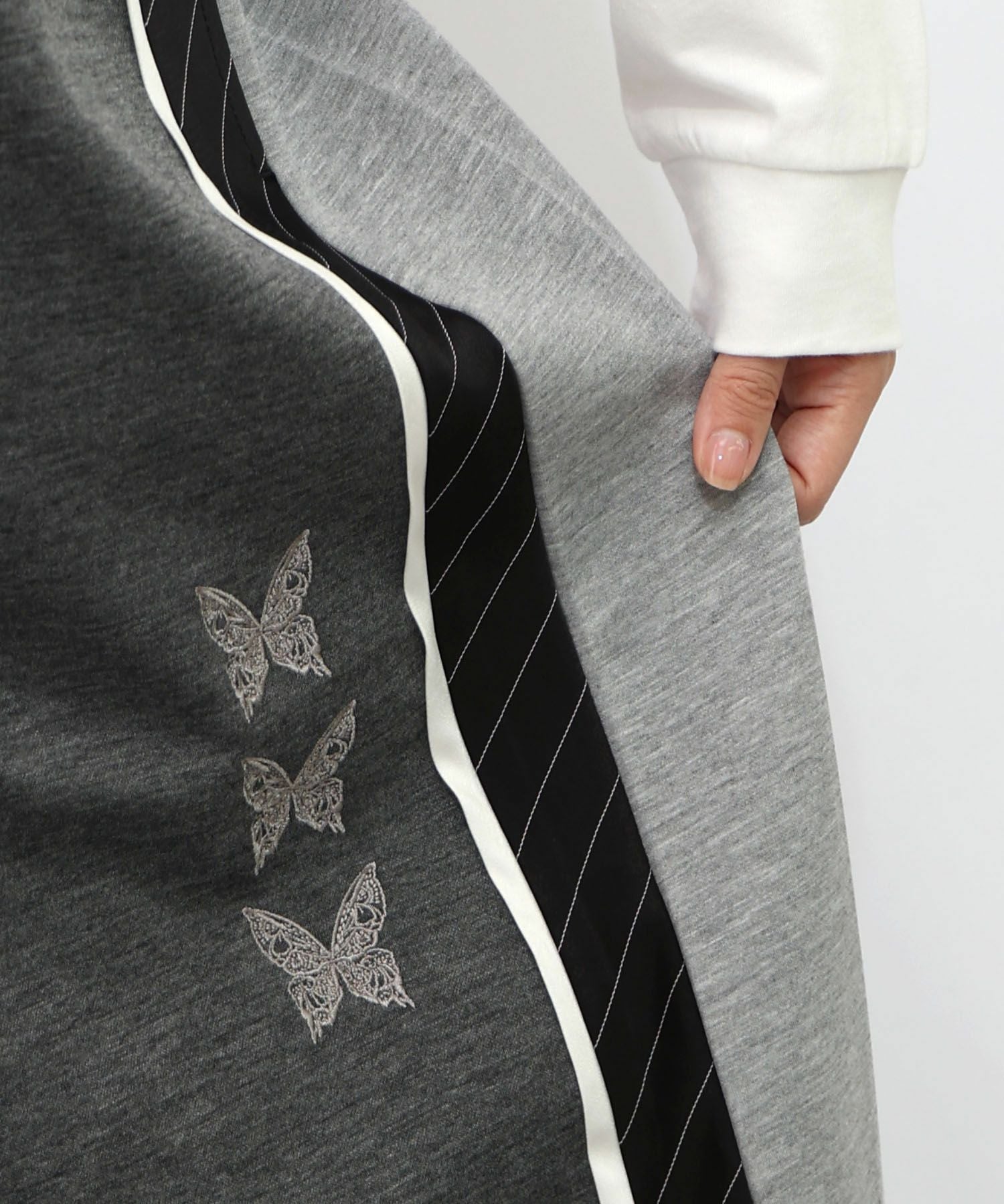 553204：蝶刺繍バイカラー 異素材切替パンツの通販-ScoLar