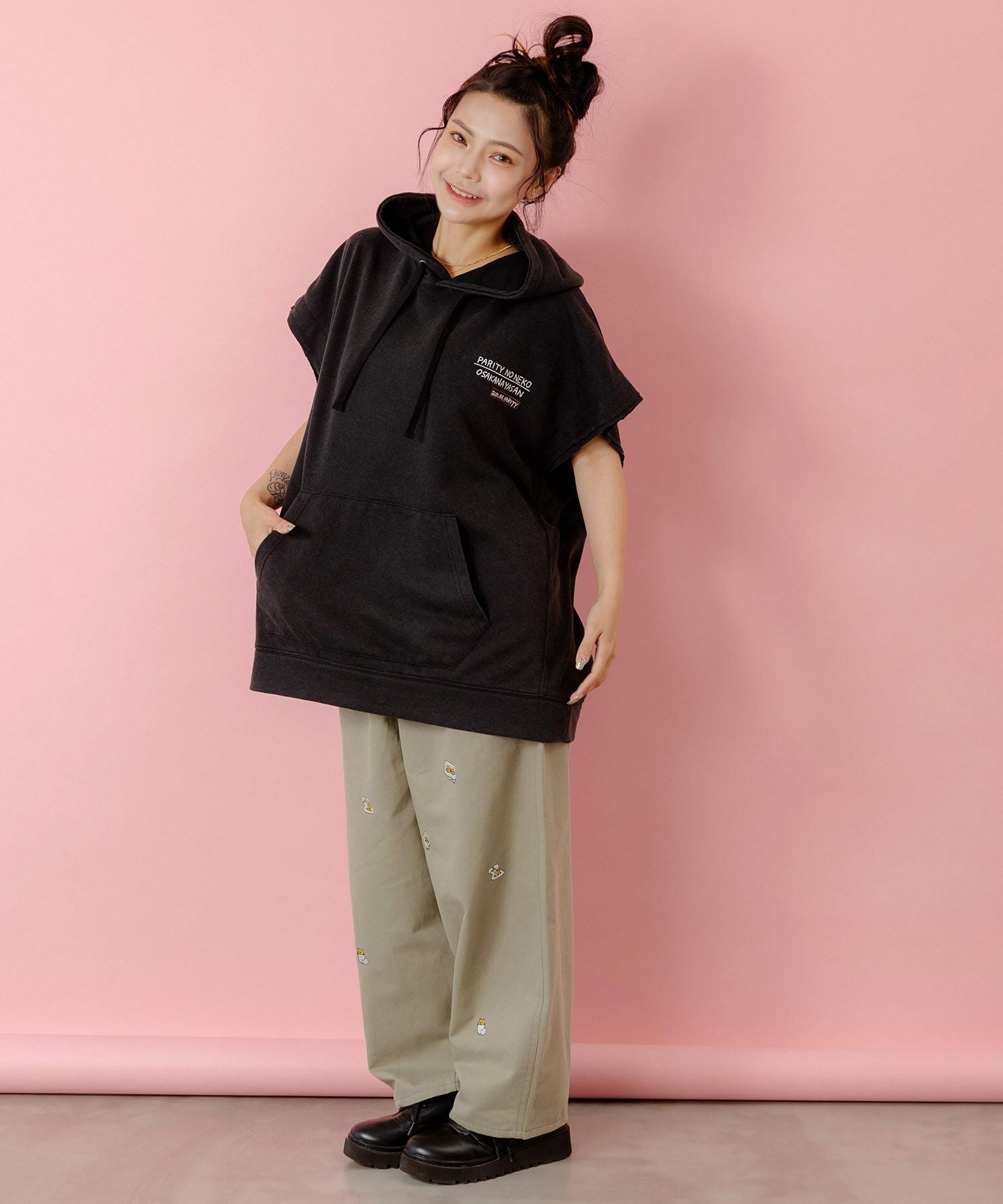 353106：魚屋さんとネコ柄 ケミカル加工ノースリーブパーカーの通販-ScoLar