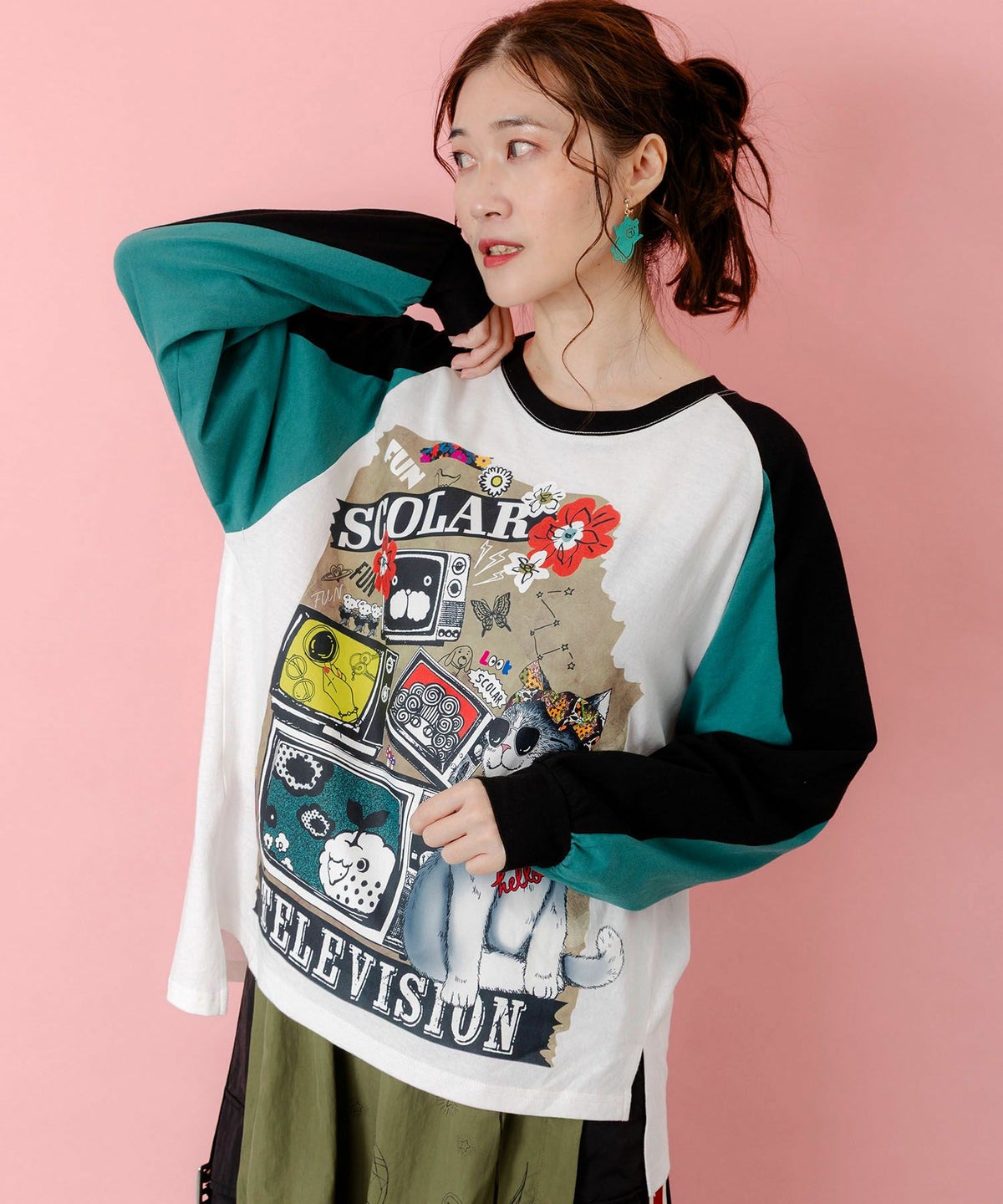 ネコとテレビ柄ロンT-1