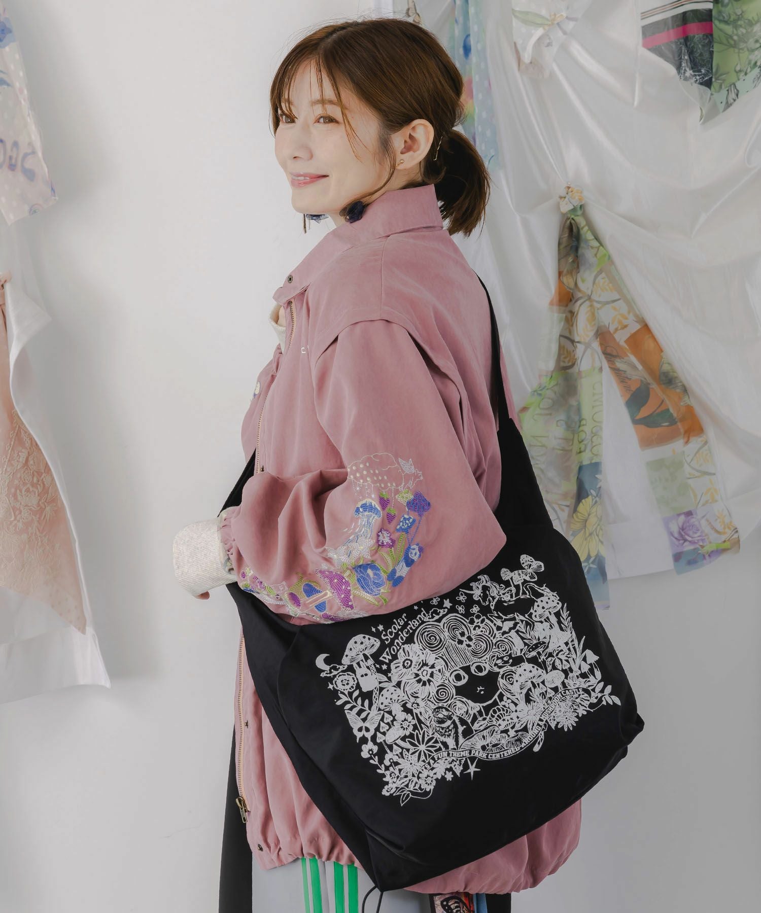 653438：シワ加工スカラーちゃん柄ショルダーバッグの通販-ScoLar