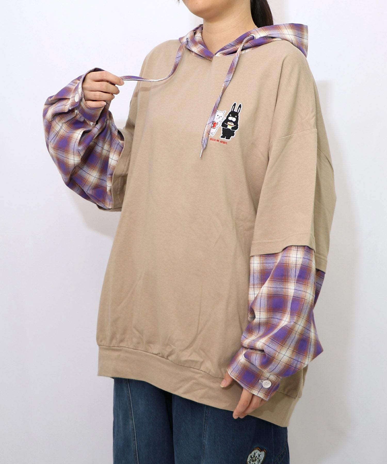 353112：ネコとラビルのチェック柄切替フーデッドプルオーバーの通販