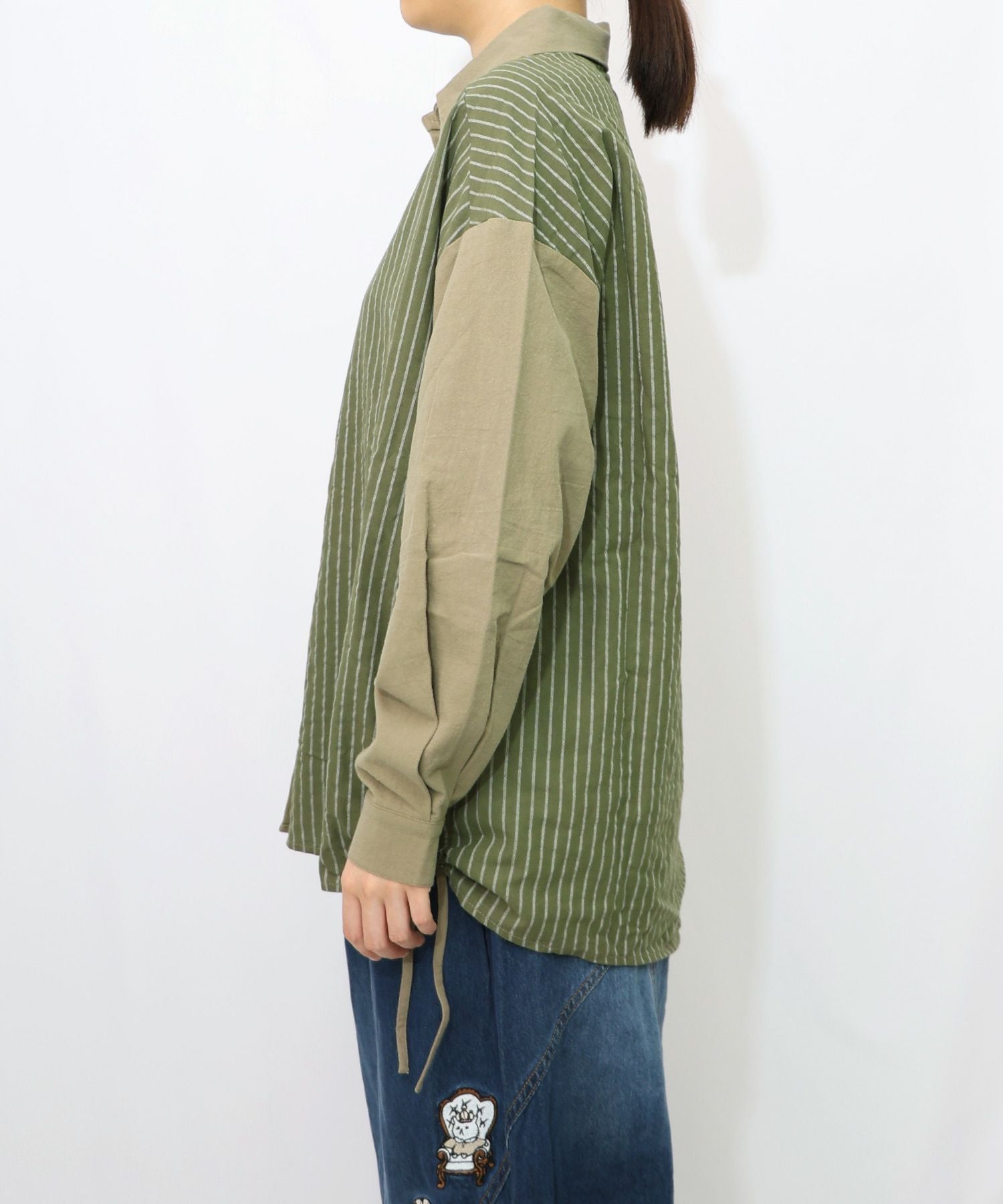 153655：ネコの横顔刺繍 ストライプ切替シャツの通販-ScoLar