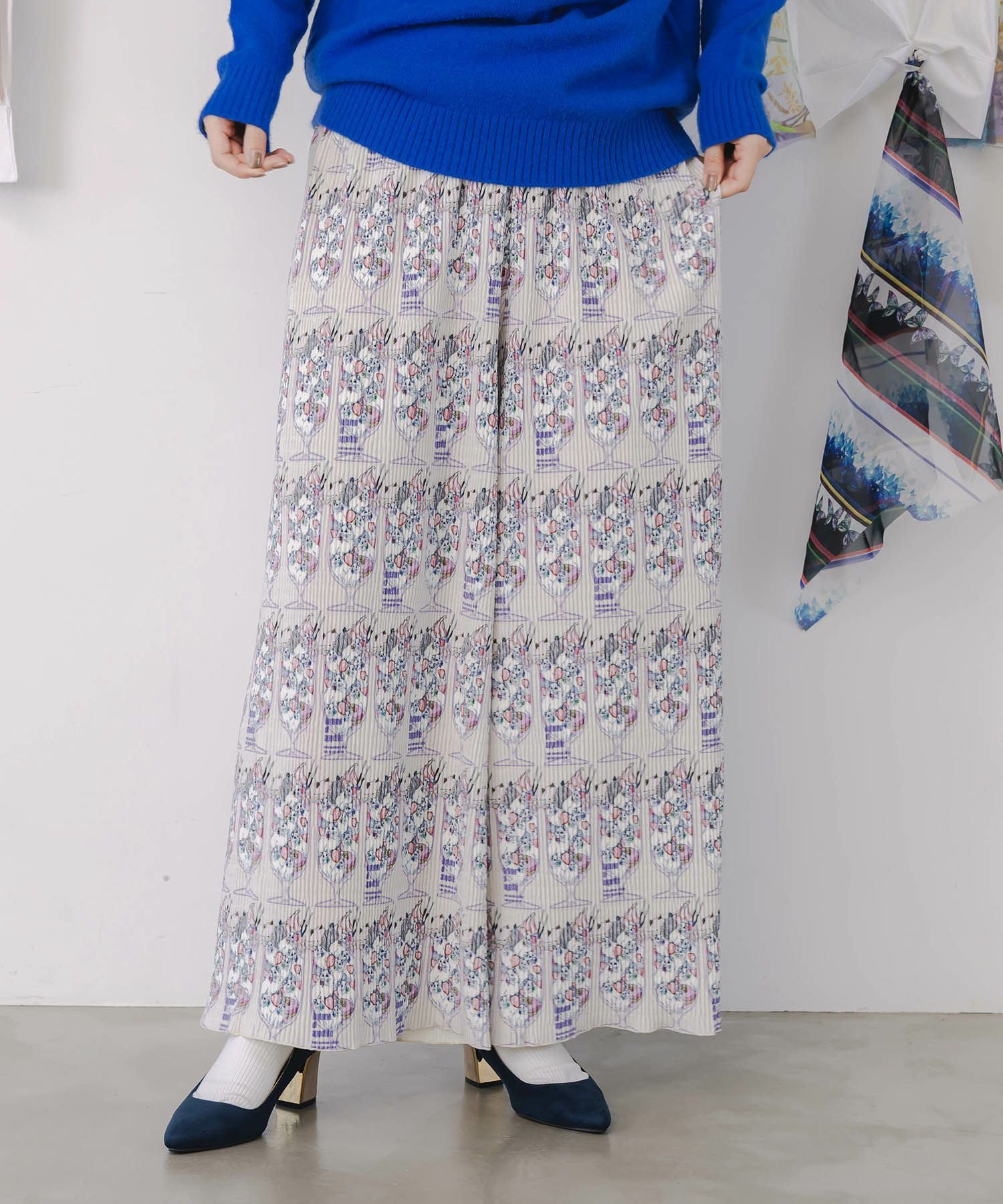 153639：ネコパフェ・蝶柄 ベロアプリーツパンツの通販-ScoLar