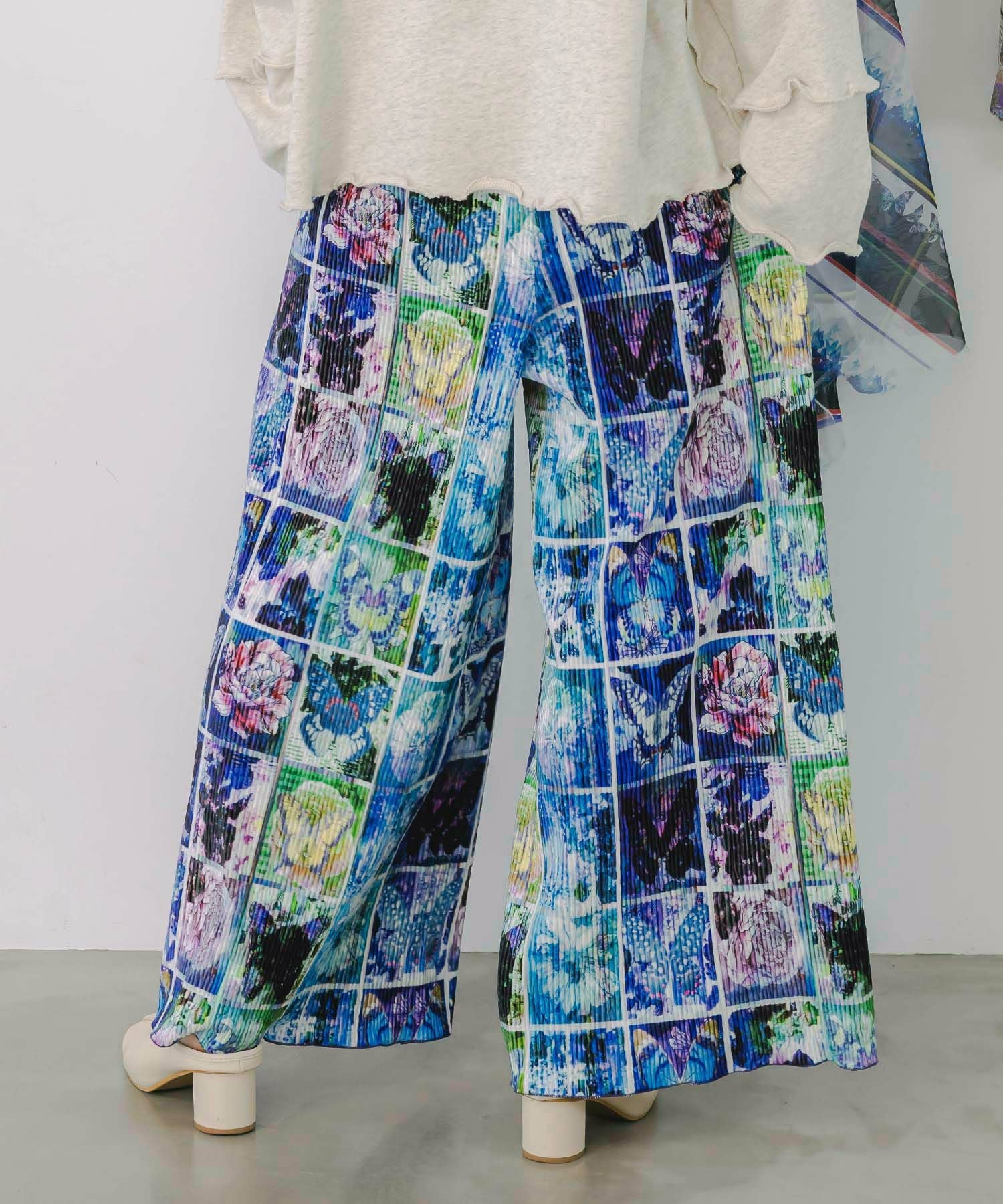 153639：ネコパフェ・蝶柄 ベロアプリーツパンツの通販-ScoLar