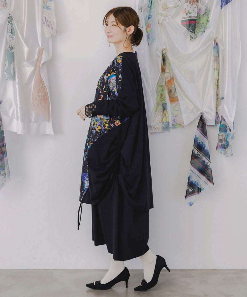 ネコと花の天の川柄 ドロストワンピース-3