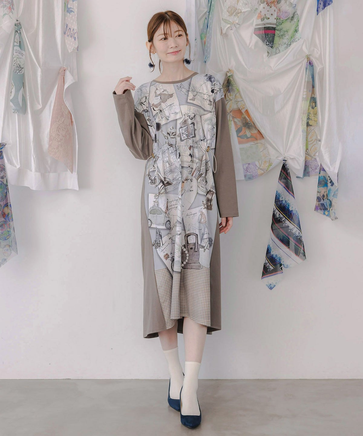 お買い物大好き女子のコラージュ柄ワンピース-2