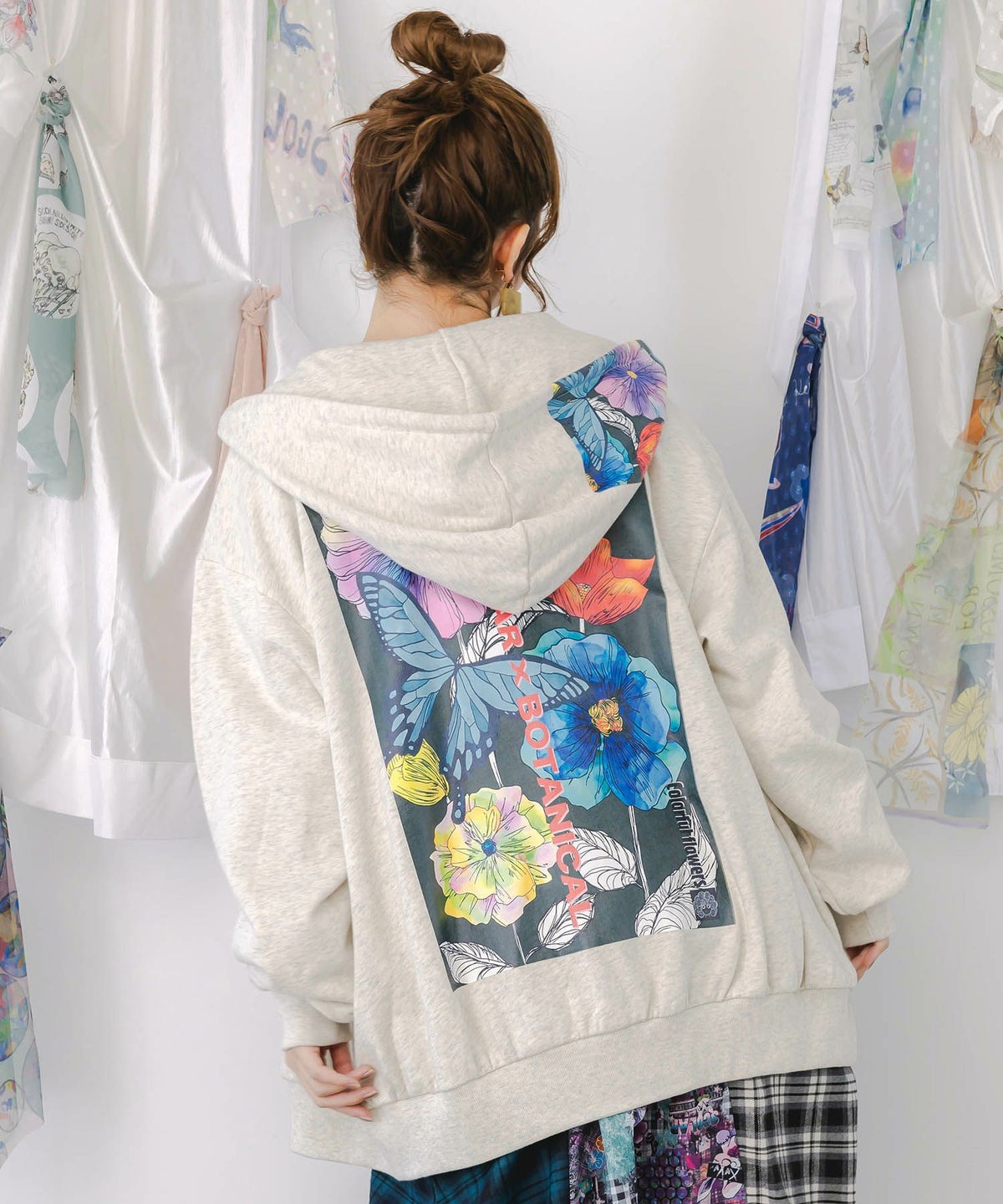 花蝶柄スカ子箔プリントロゴパーカー-5