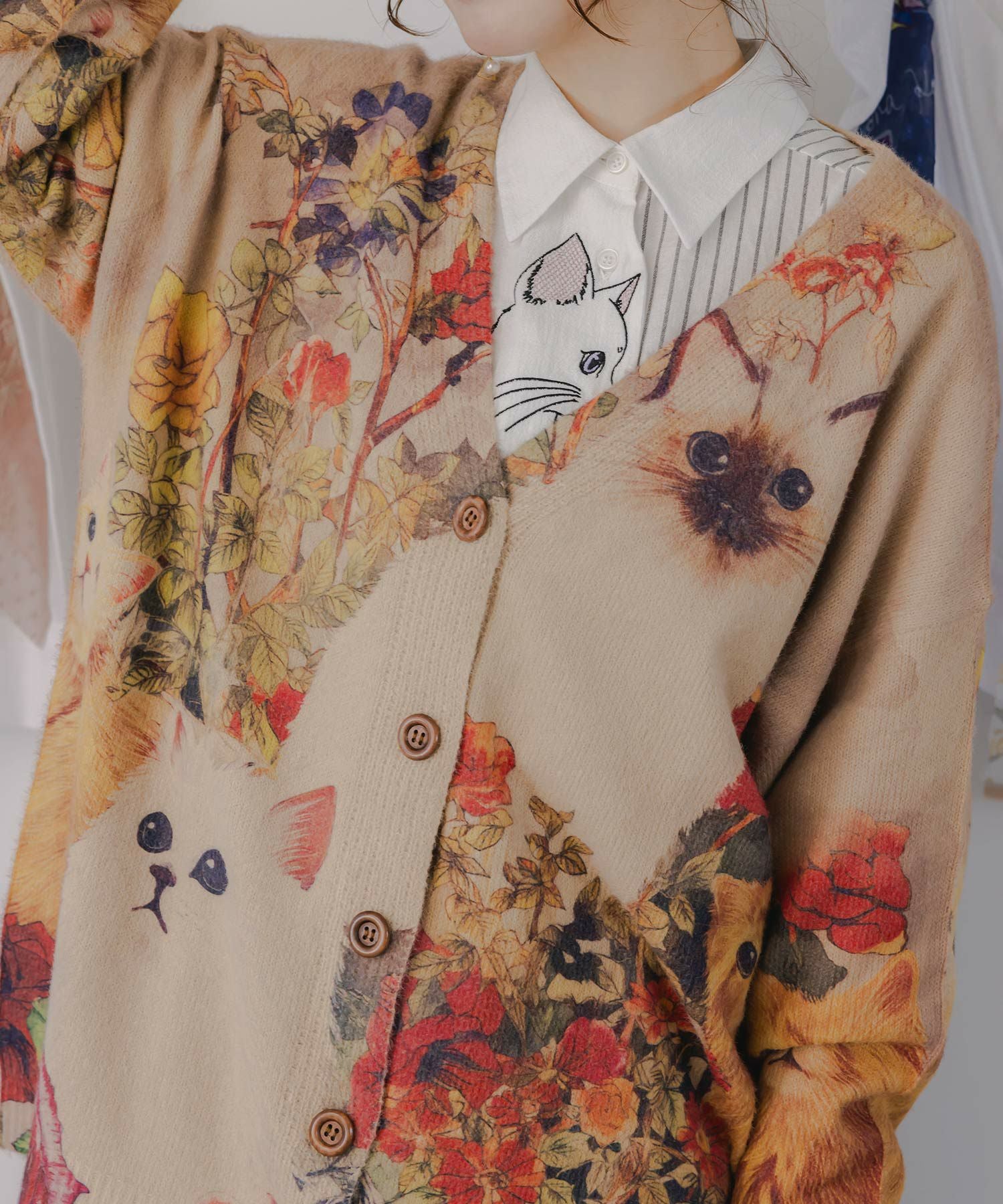 153669：アンティーク風秋色ネコカーディガンの通販-ScoLar