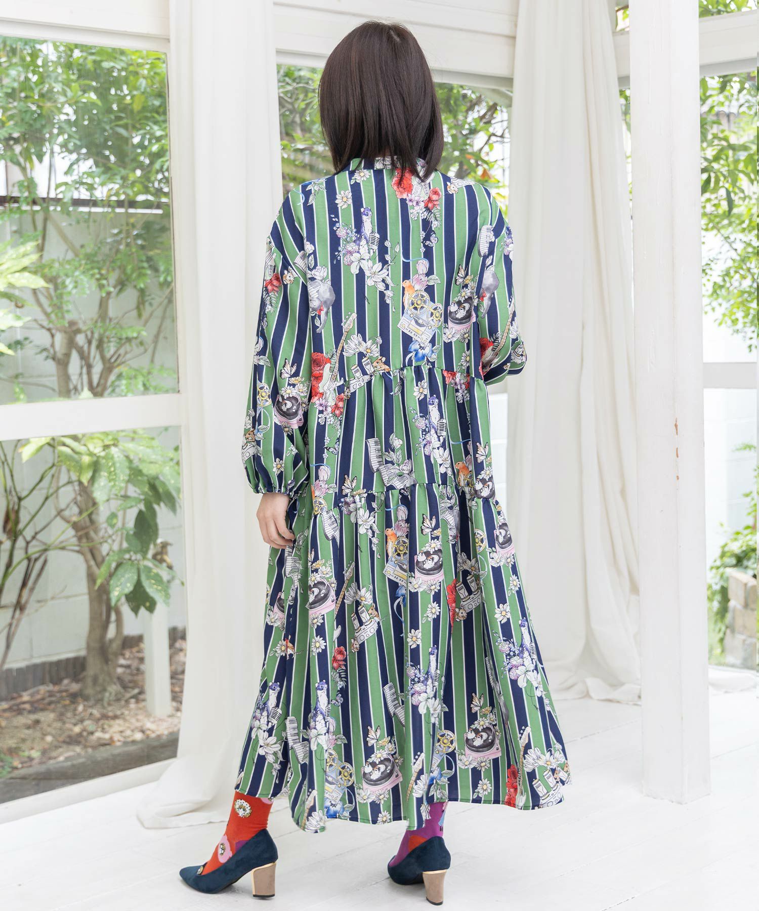 153650：音楽orPOP柄ワンピースの通販-ScoLar