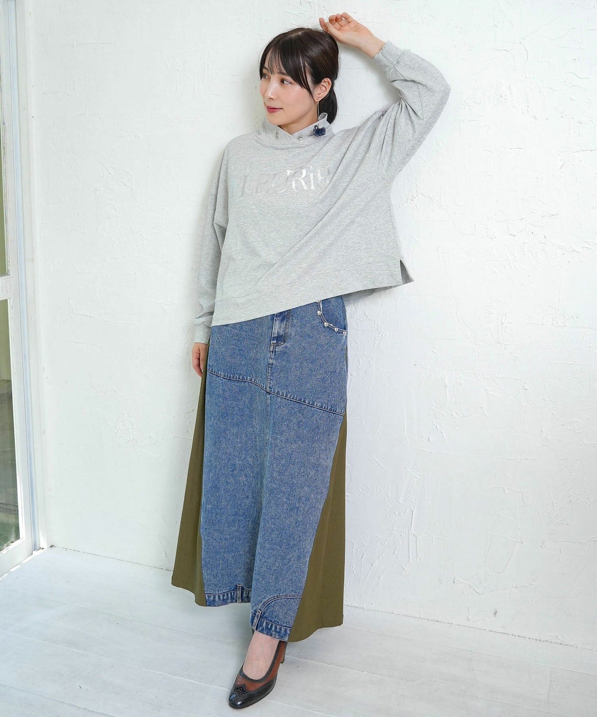 チュールフリル付きフード風プルオーバー-3