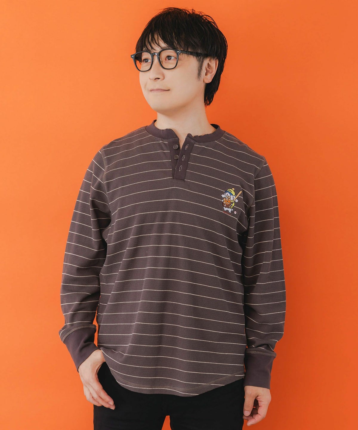 ワッフル頬張り中のシロプーのワッフルロンT-2