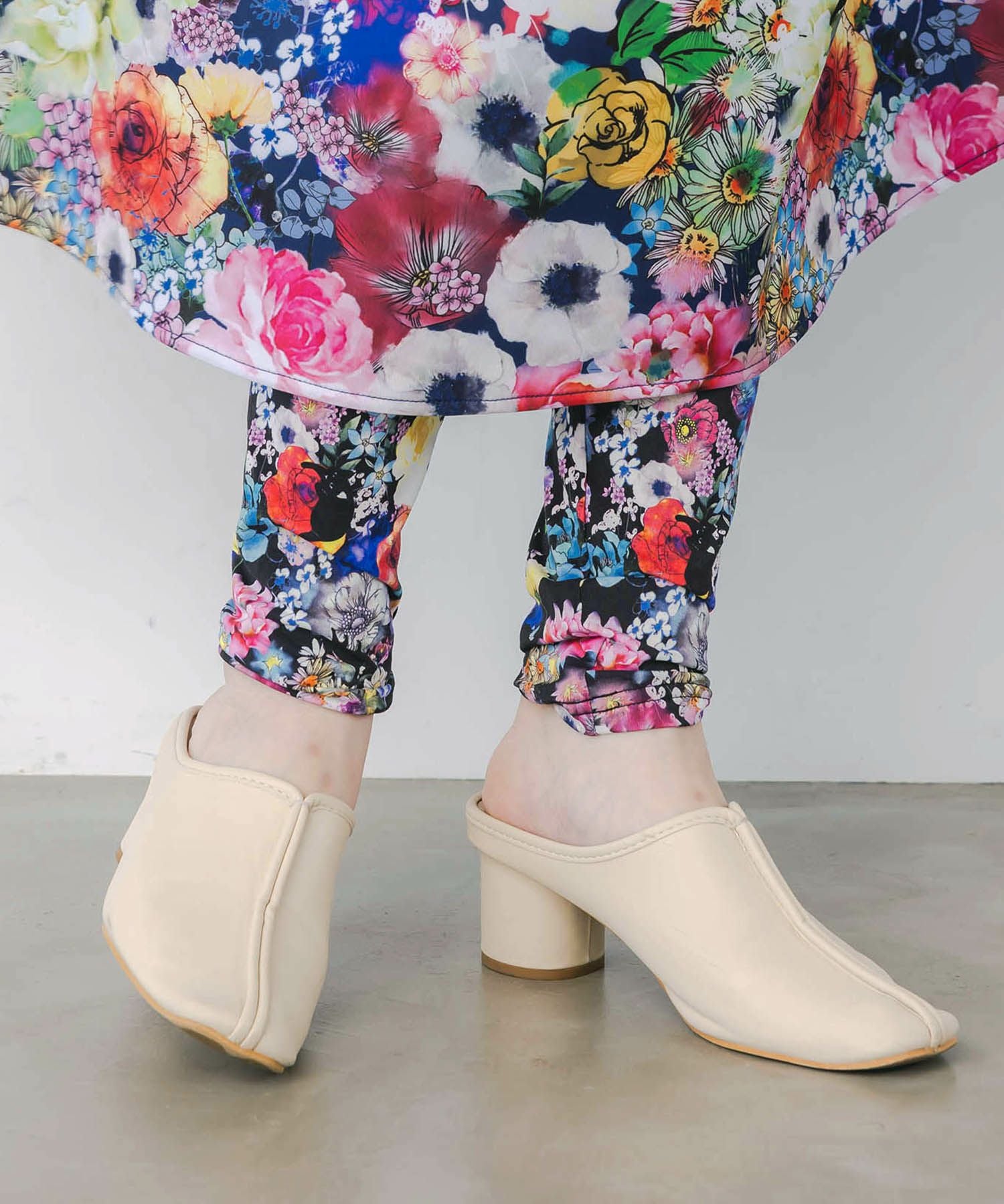 153642：スカラー総柄レギンスの通販-ScoLar