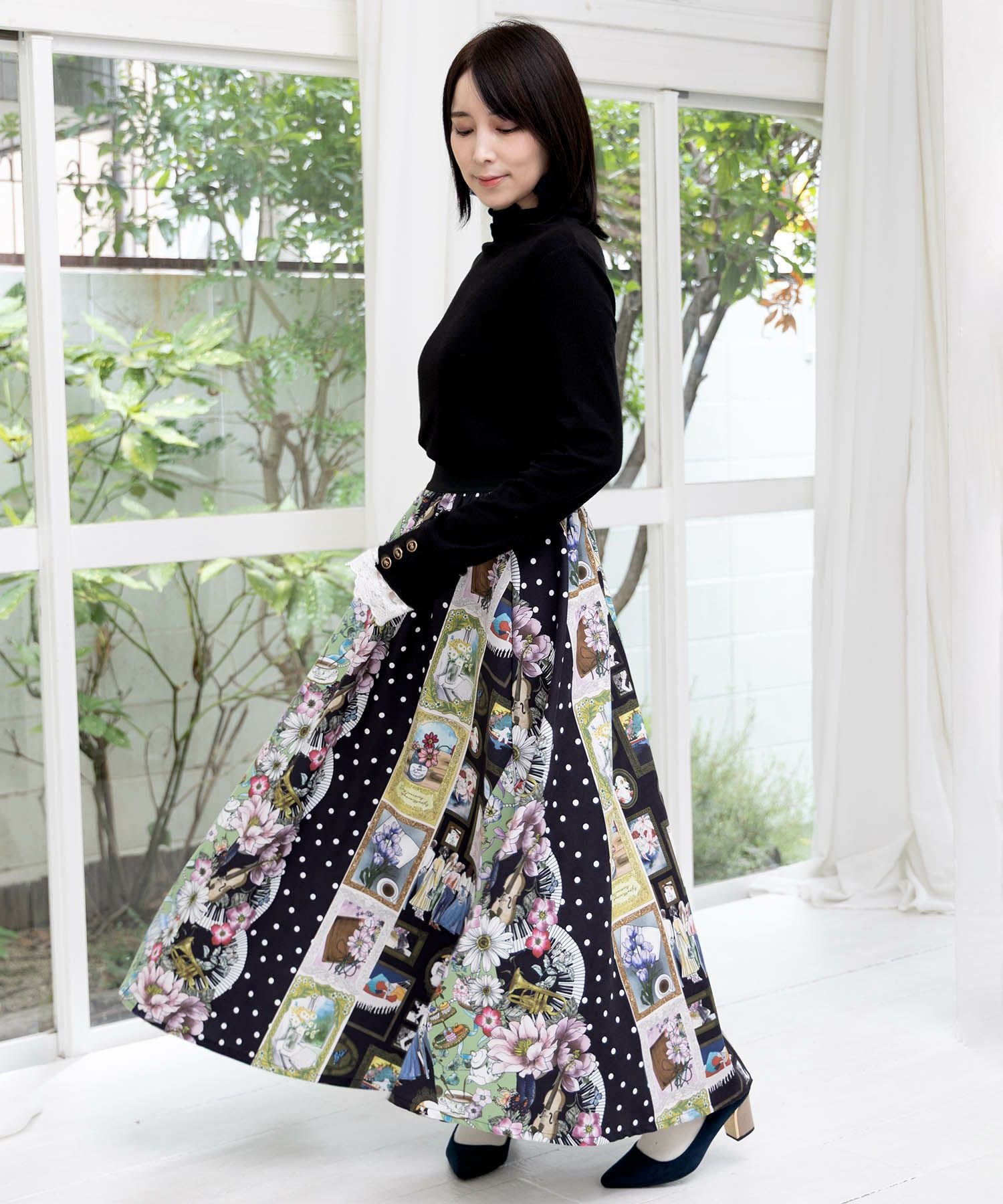 553256：芸術と音楽と花のコラージュ柄フレアスカートの通販-ScoLar