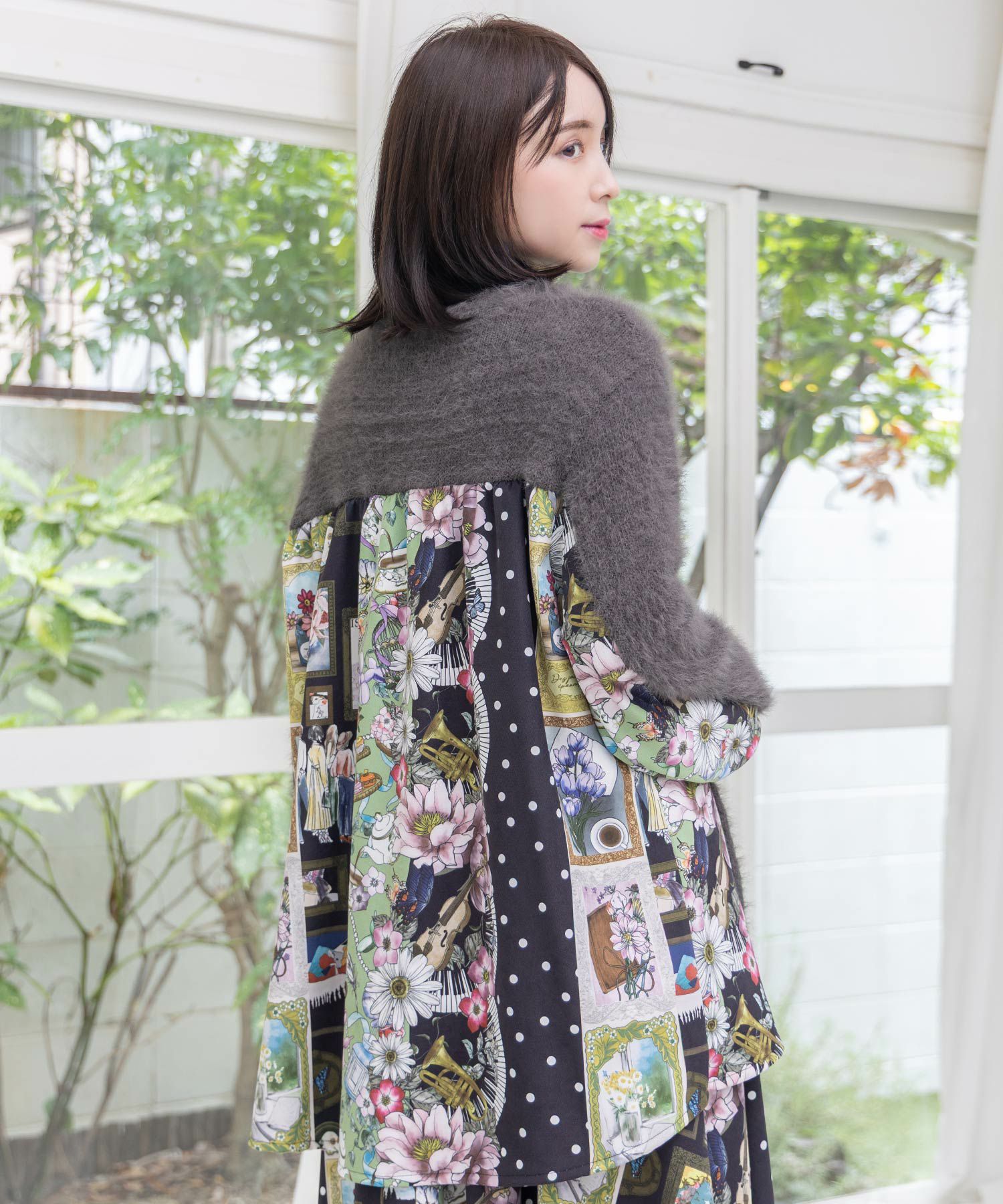 553255：芸術と音楽と花のコラージュ柄ロングカーディガンの通販-ScoLar