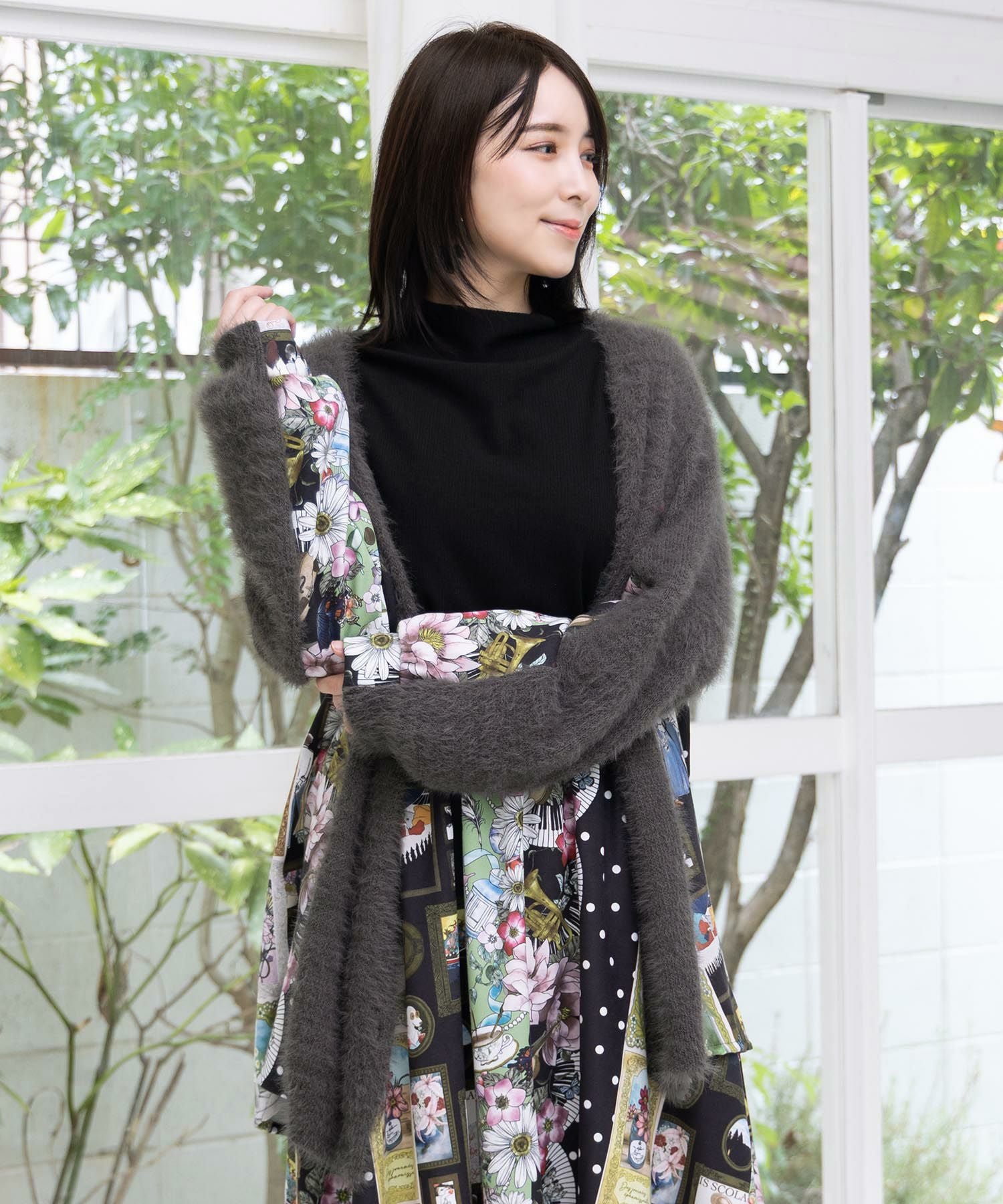 553255：芸術と音楽と花のコラージュ柄ロングカーディガンの通販-ScoLar