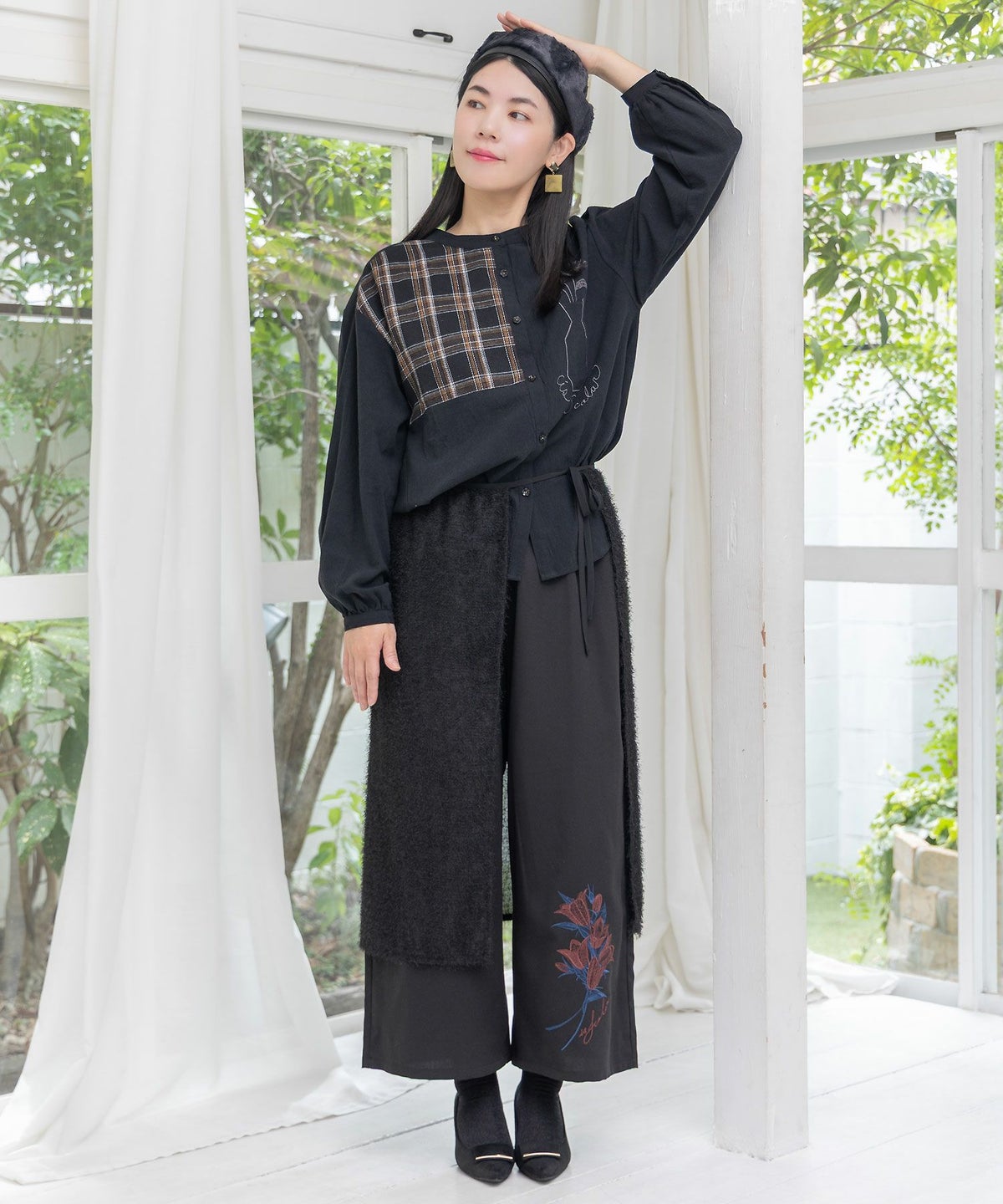 フリンジシフォン巻きスカート付き花刺繍パンツ-3