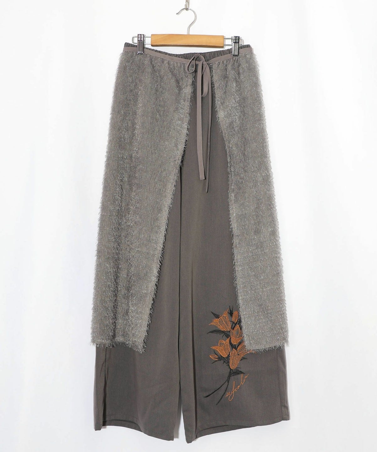 フリンジシフォン巻きスカート付き花刺繍パンツ-11