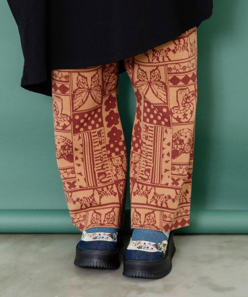 ネコと蝶と植物のエスニック風ニットパンツ-3