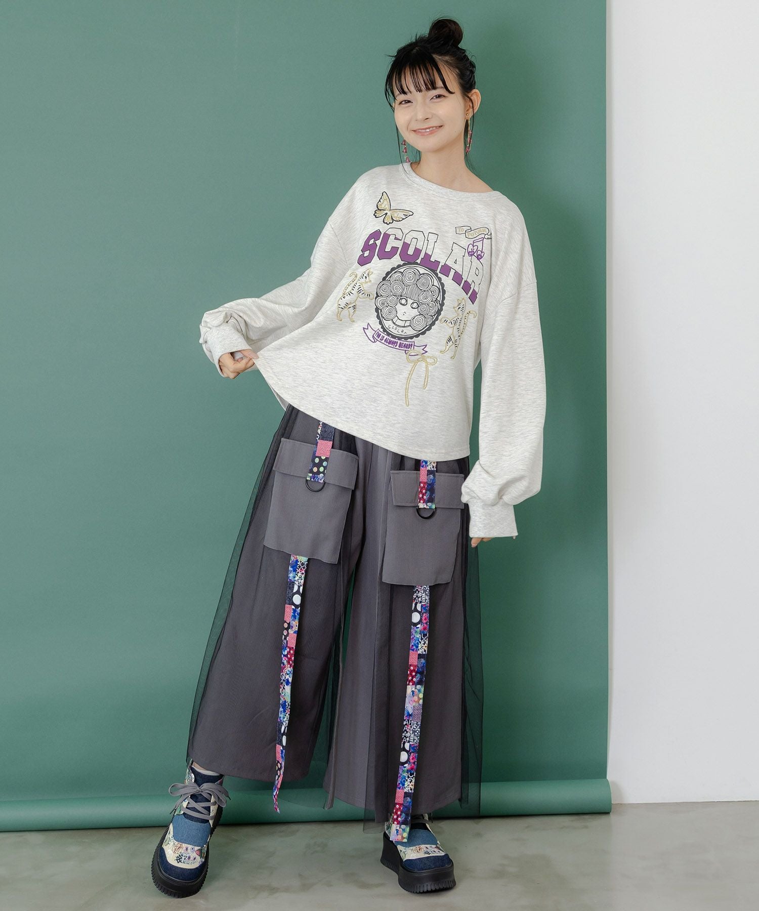 153698：スカラーちゃん×トラ×蝶刺繍 ミニ裏毛プルオーバーの通販-ScoLar