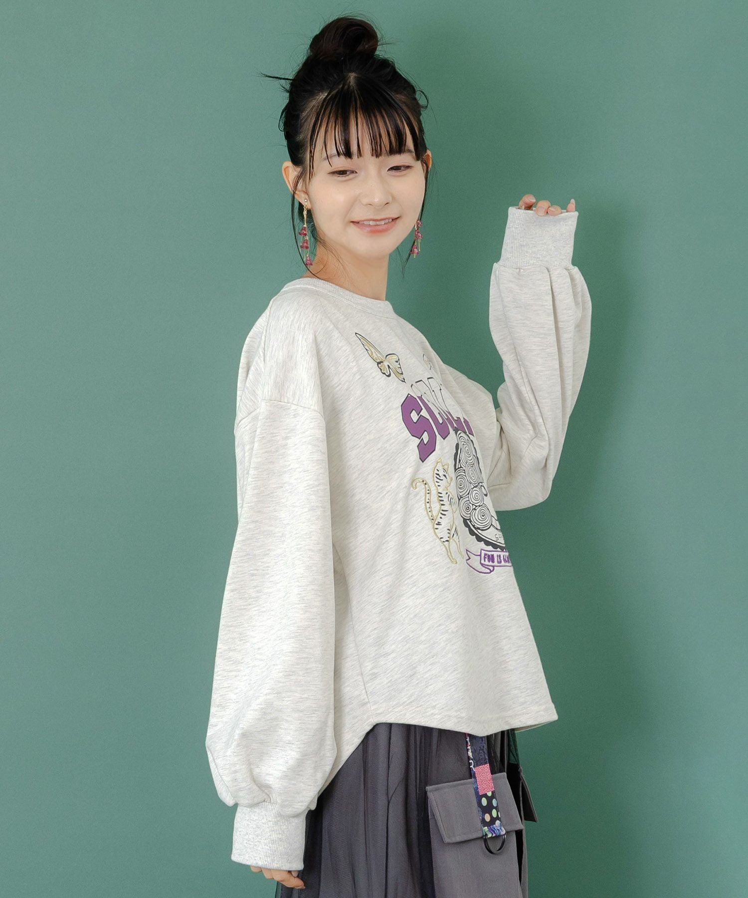 153698：スカラーちゃん×トラ×蝶刺繍 ミニ裏毛プルオーバーの通販-ScoLar