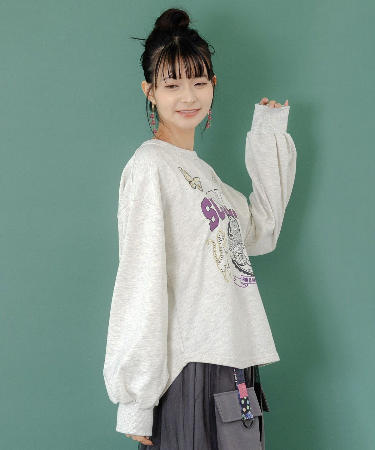 スカラーちゃん×トラ×蝶刺繍 ミニ裏毛プルオーバー-4