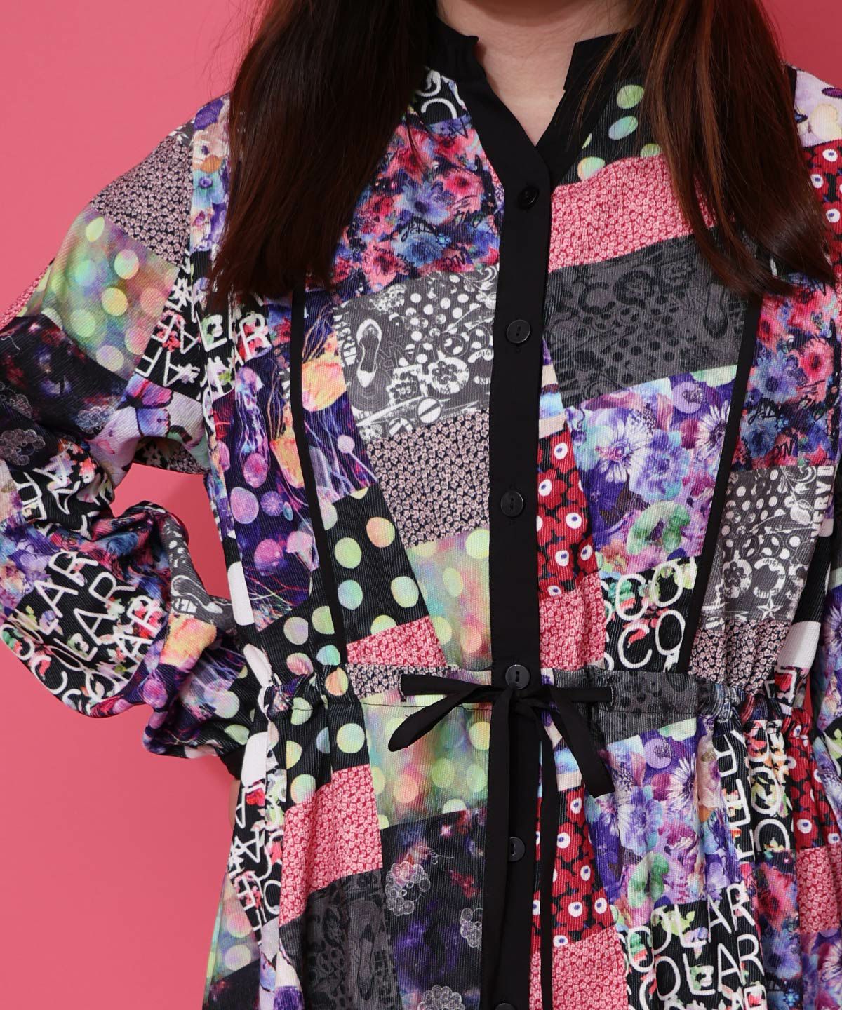 153676：パッチワーク風総柄ドロスト前開きワンピースの通販-ScoLar