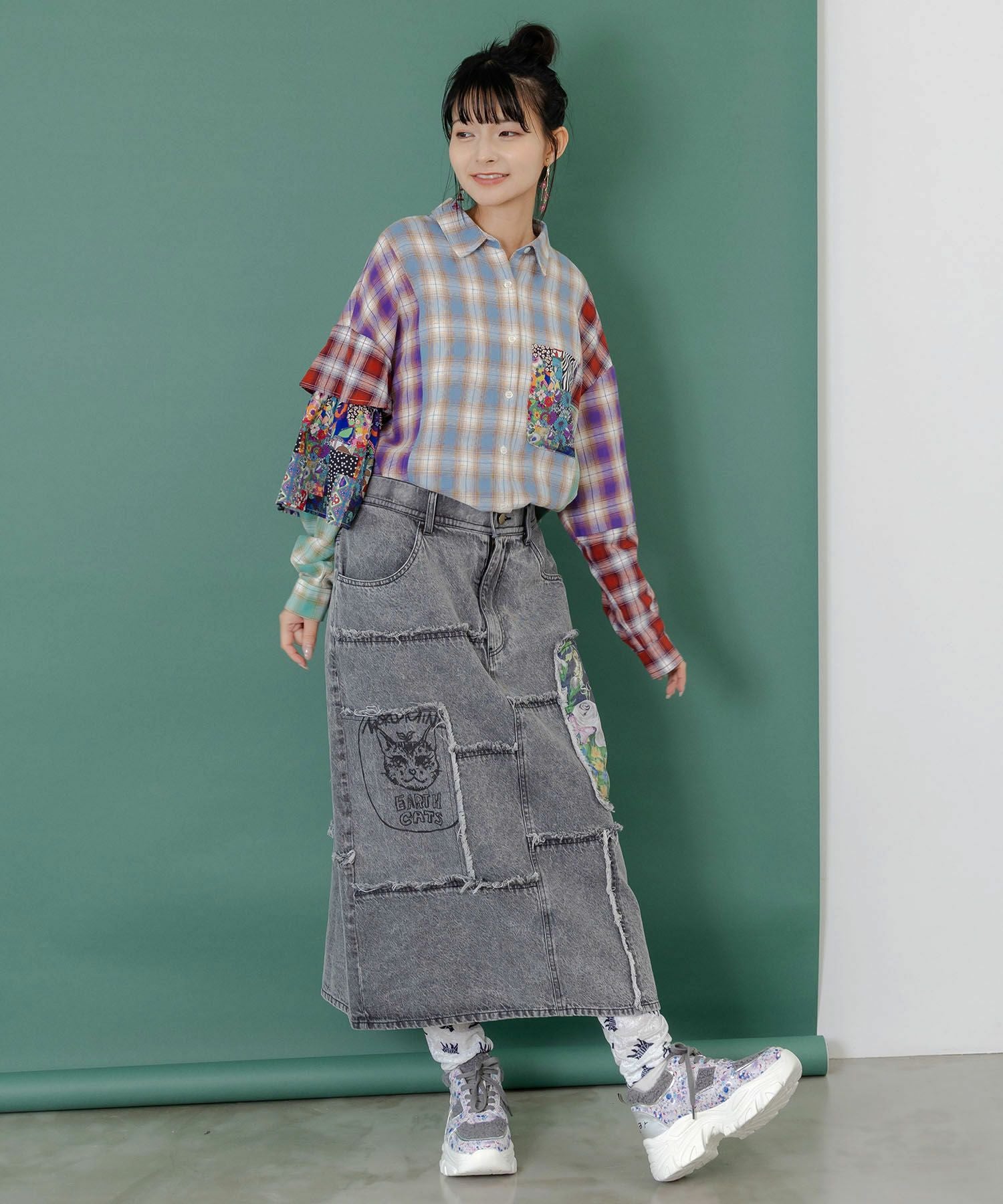 153673：花ネコのアシメフリンジ アップリケデニムスカートの通販-ScoLar