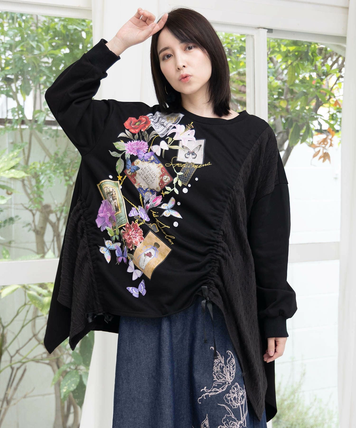 553241：額縁×花×蝶柄 ニットソー×裏毛切替プルオーバーの通販-ScoLar