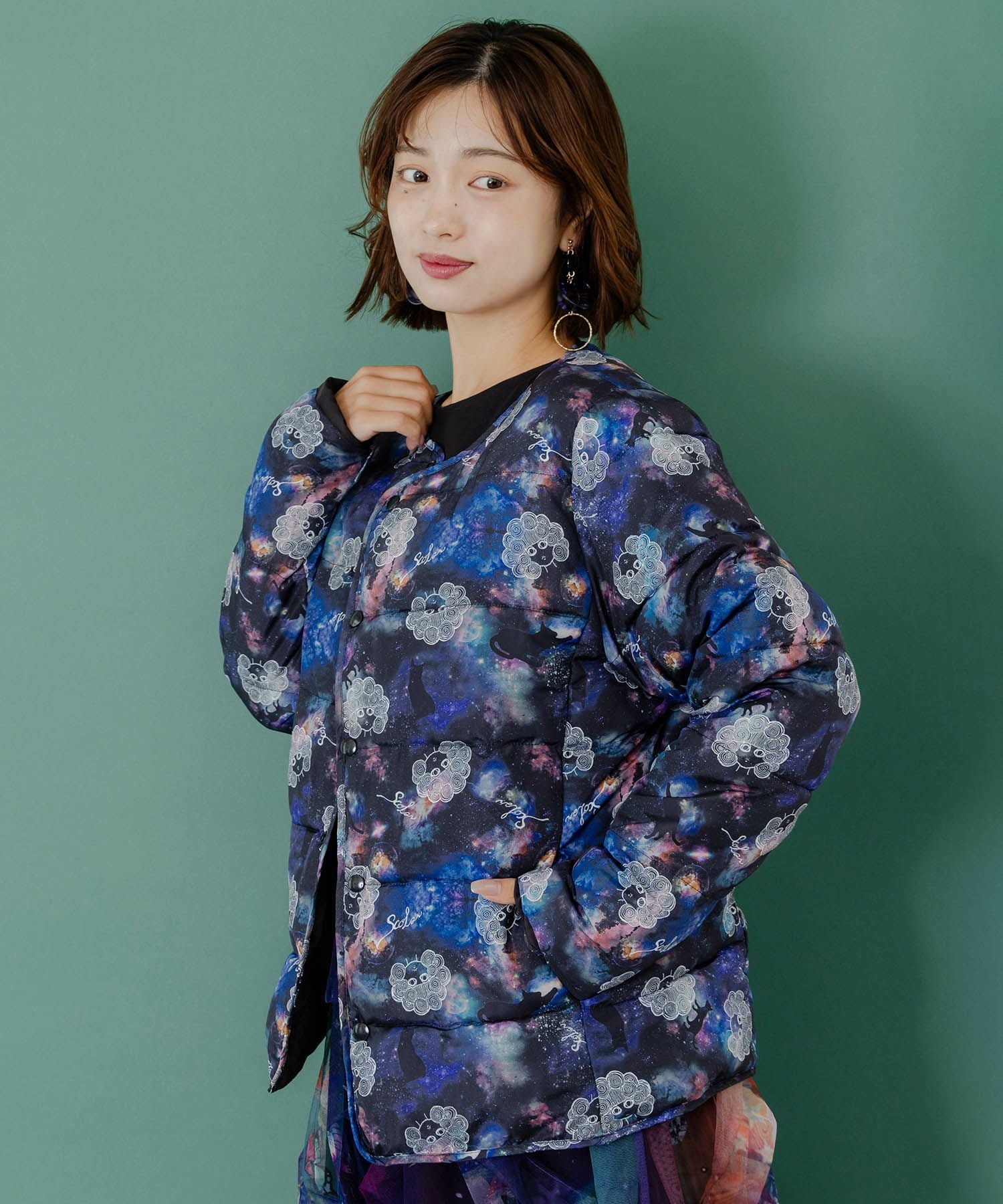 153691：スカラーちゃん×宇宙×ネコ柄リバーシブル中綿ブルゾンの通販
