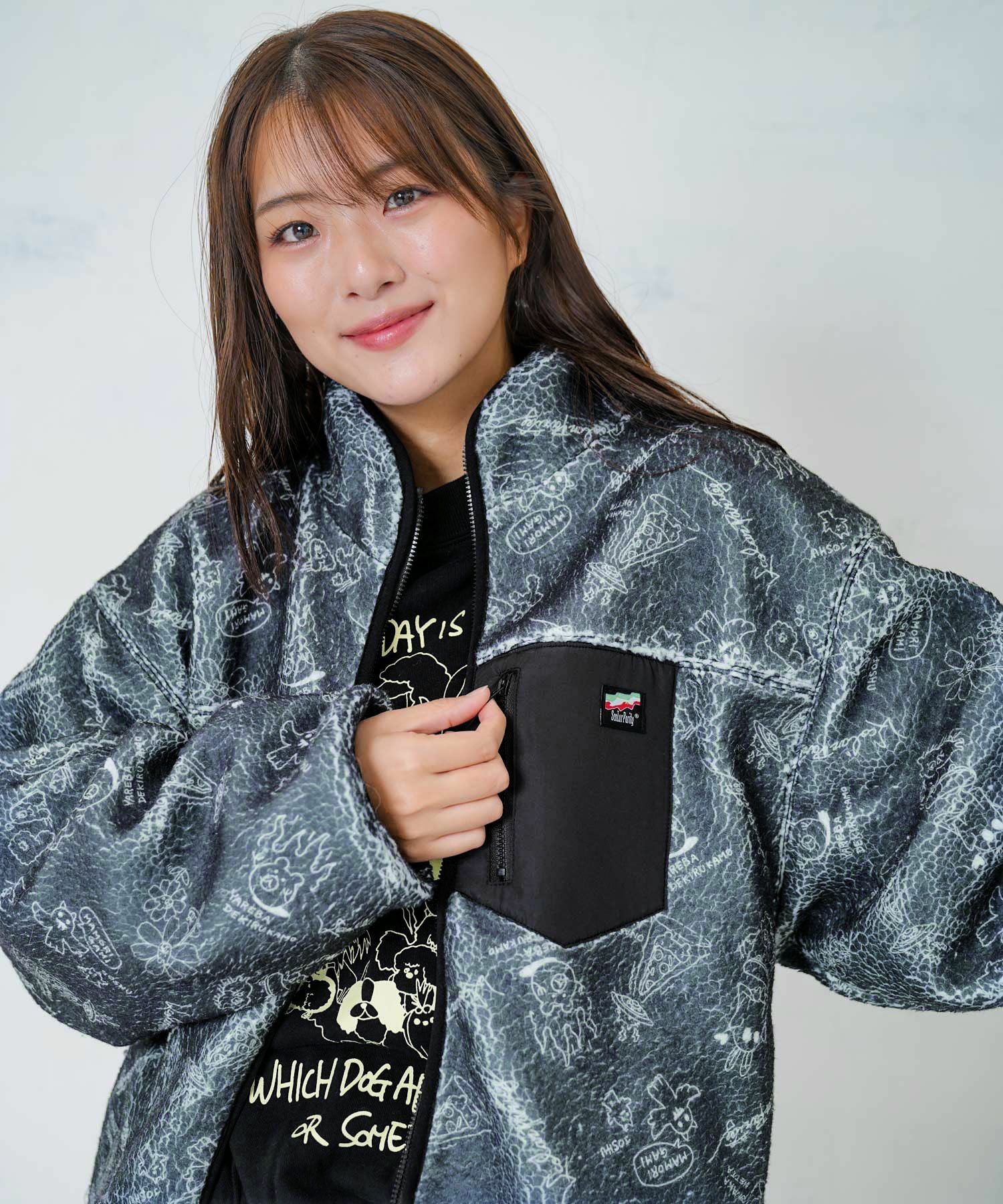 353133：落書き調Parityキャラ厚手ボアハイネックブルゾンの通販-ScoLar