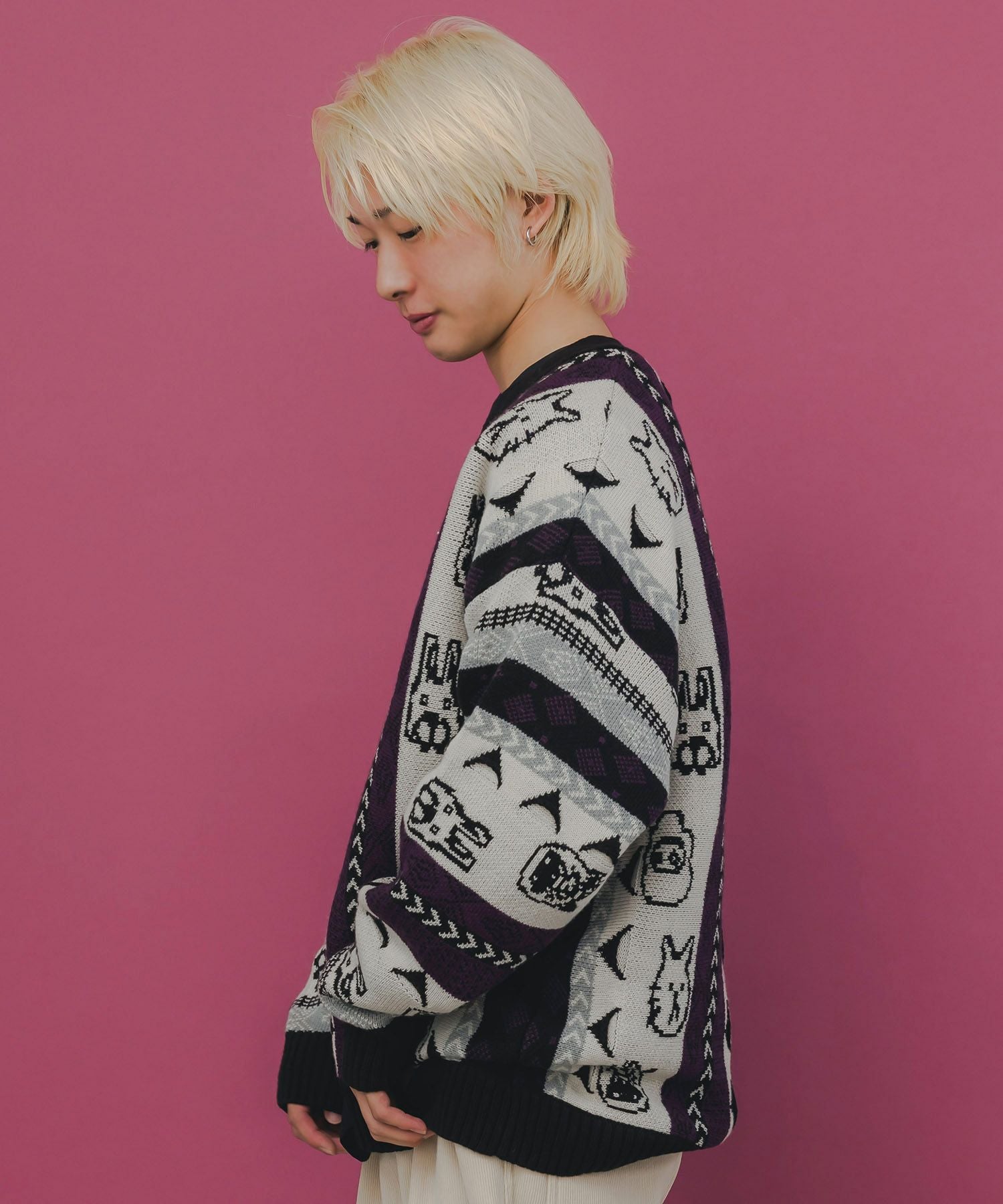 353127：落書き調Parityキャラジャガード3Dニットカーディガンの通販