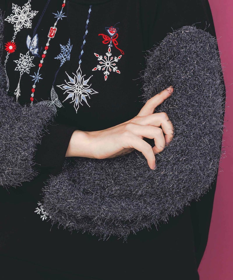 雪の結晶ガーランド刺繍裏毛×ラメフェザーニット-6