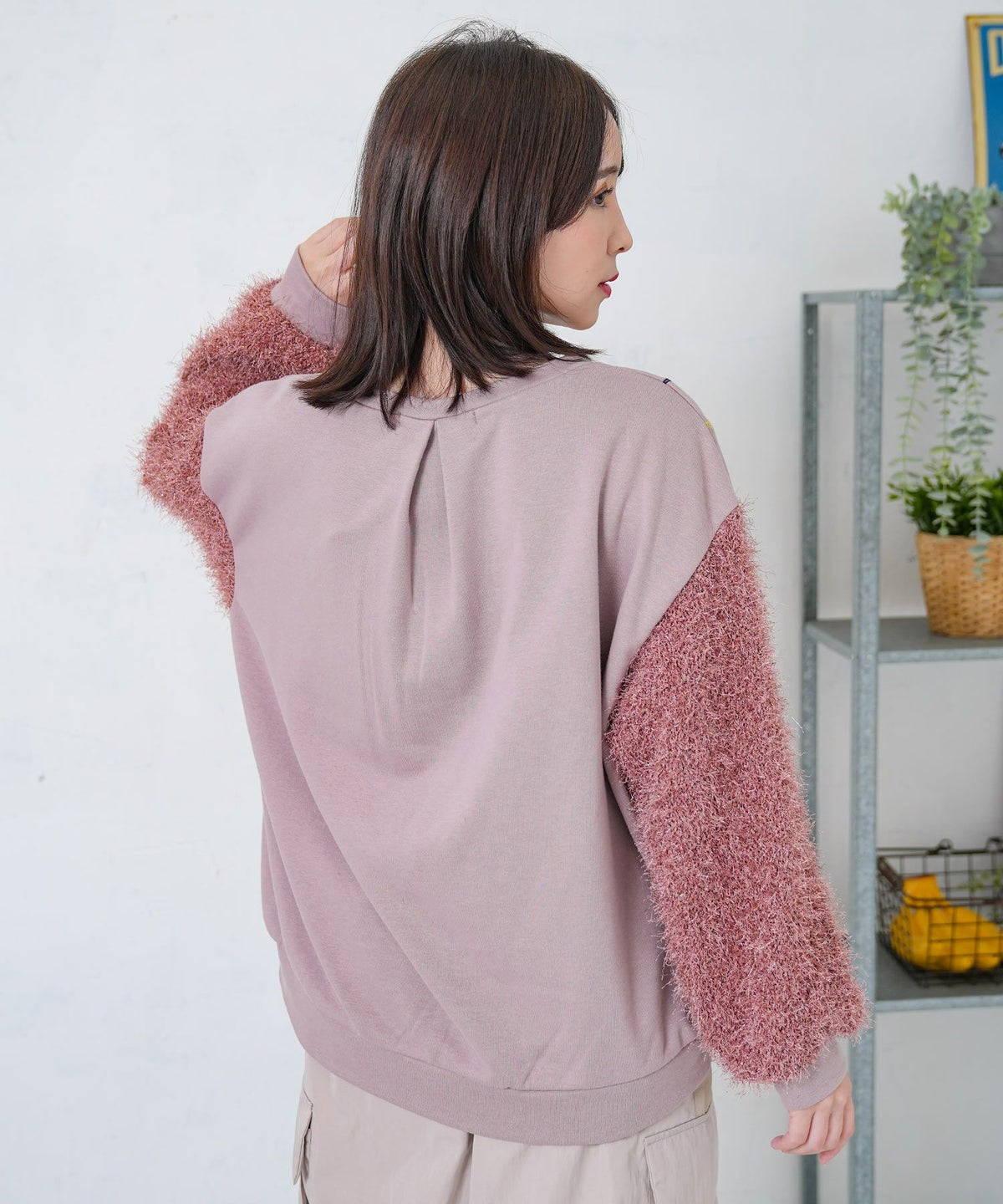 雪の結晶ガーランド刺繍裏毛×ラメフェザーニット-12