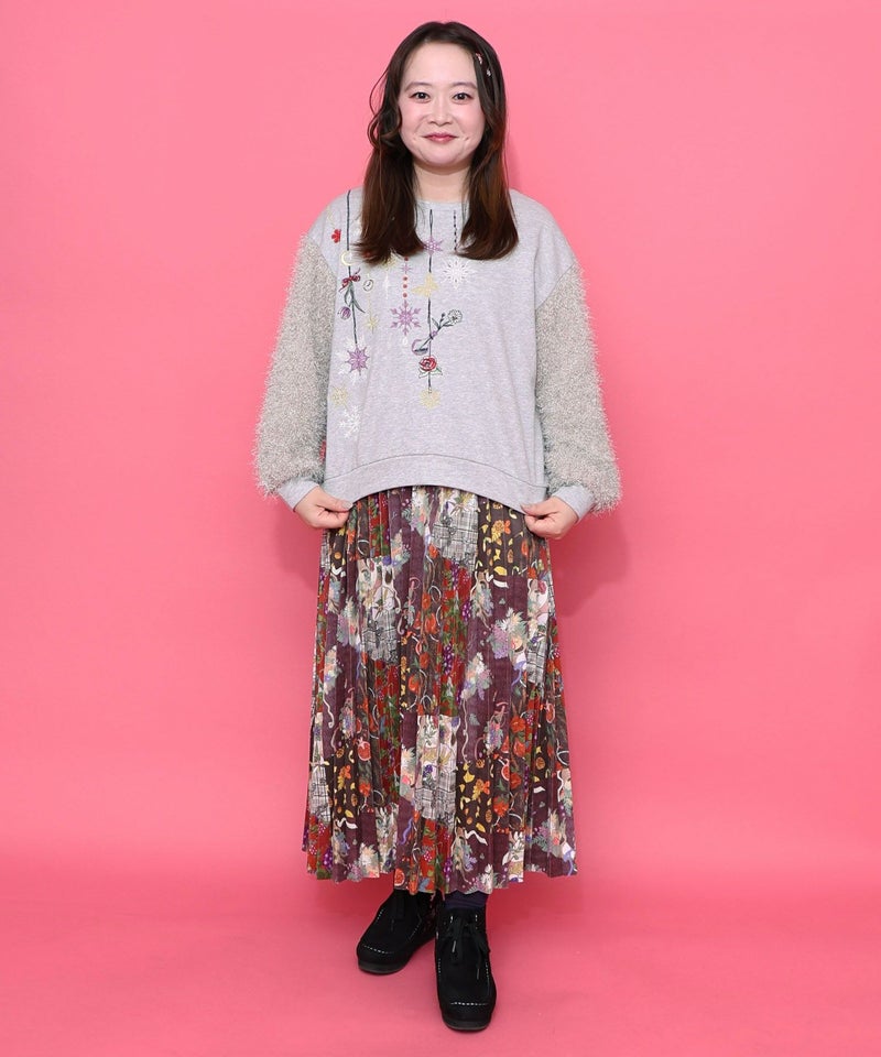 雪の結晶ガーランド刺繍裏毛×ラメフェザーニット-15